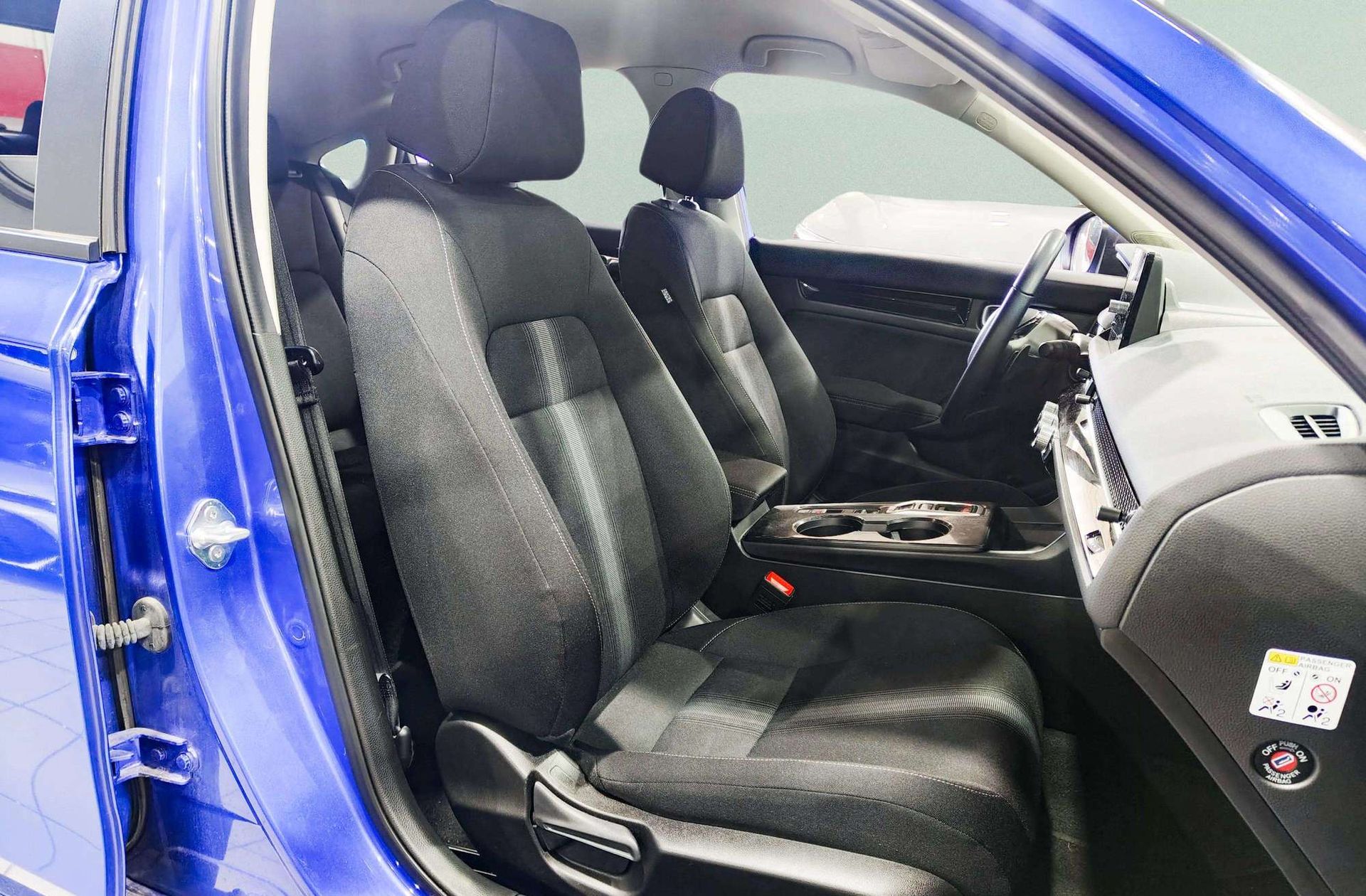 Honda Civic 2.0 i-MMD Elegance CVT - foto 22