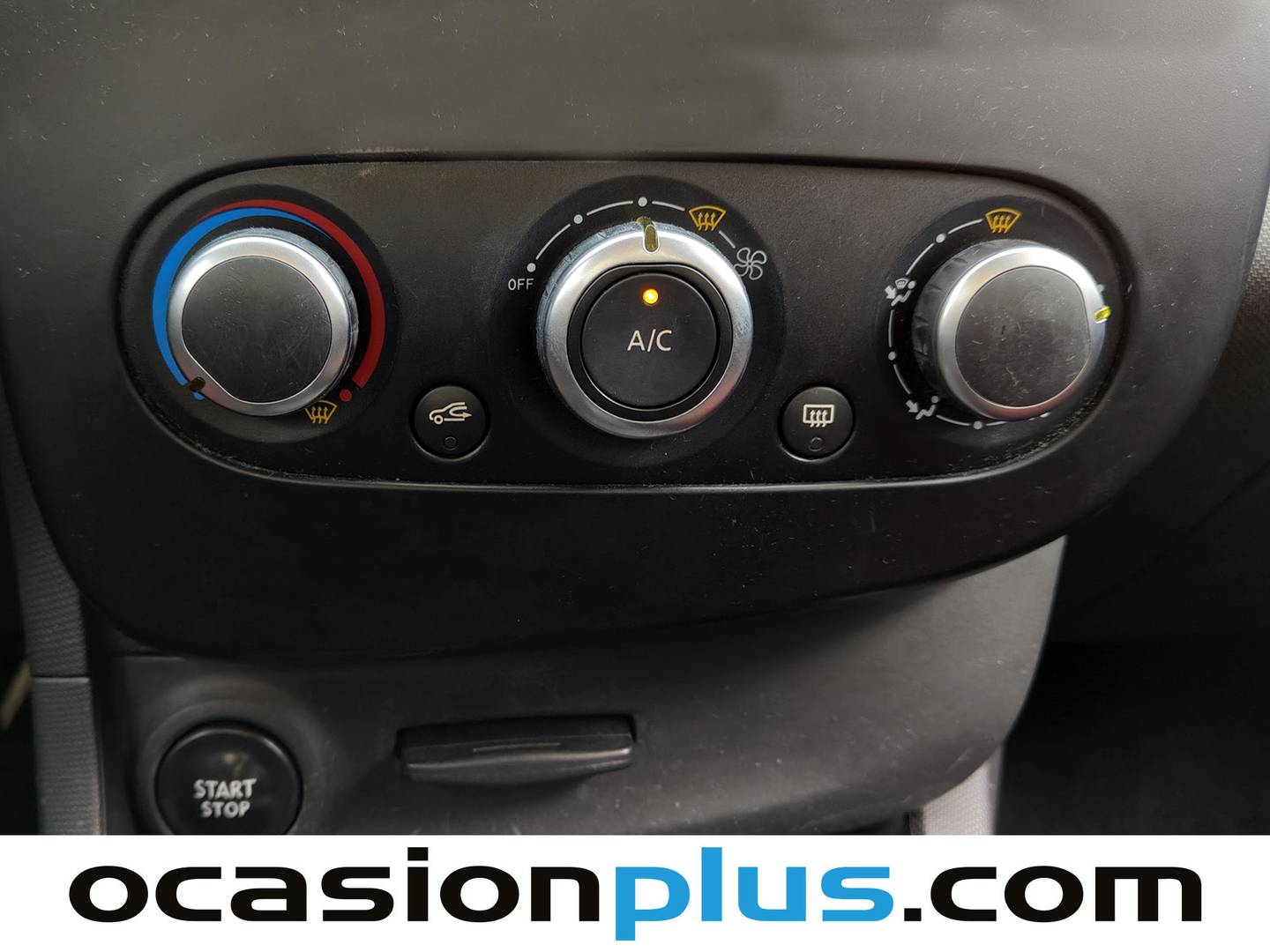Extras y acabados del Renault Clio Renault Clio 1.2 16v Authentique (75 CV)