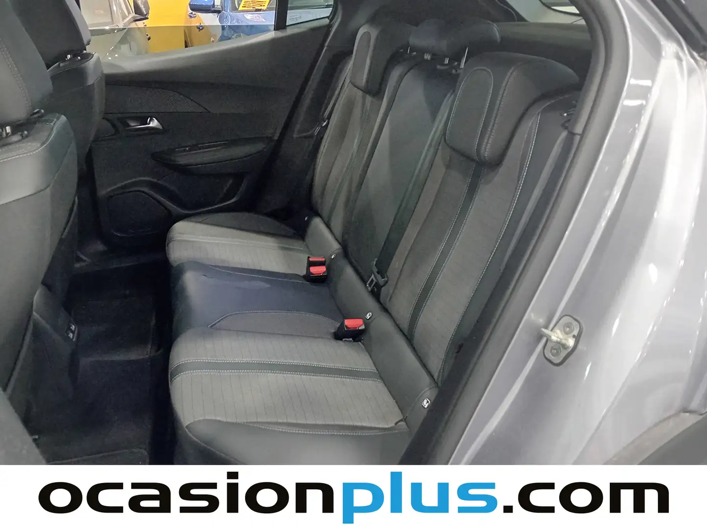 Foto Peugeot 2008 Peugeot 2008 PureTech 130 S&S Allure Pack EAT8 (130 CV)