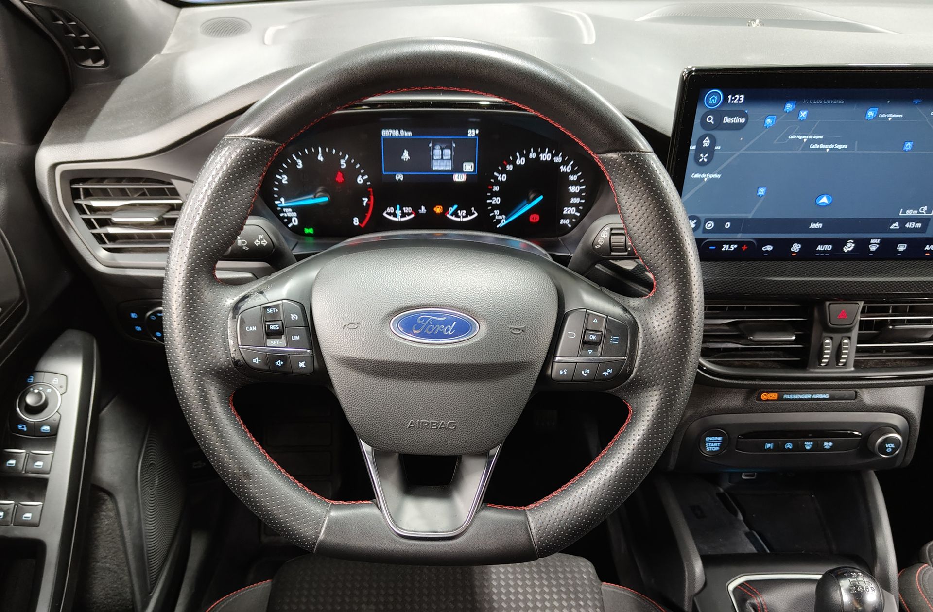 Ford Focus 1.0 EcoBoost MHEV ST-Line - foto 24