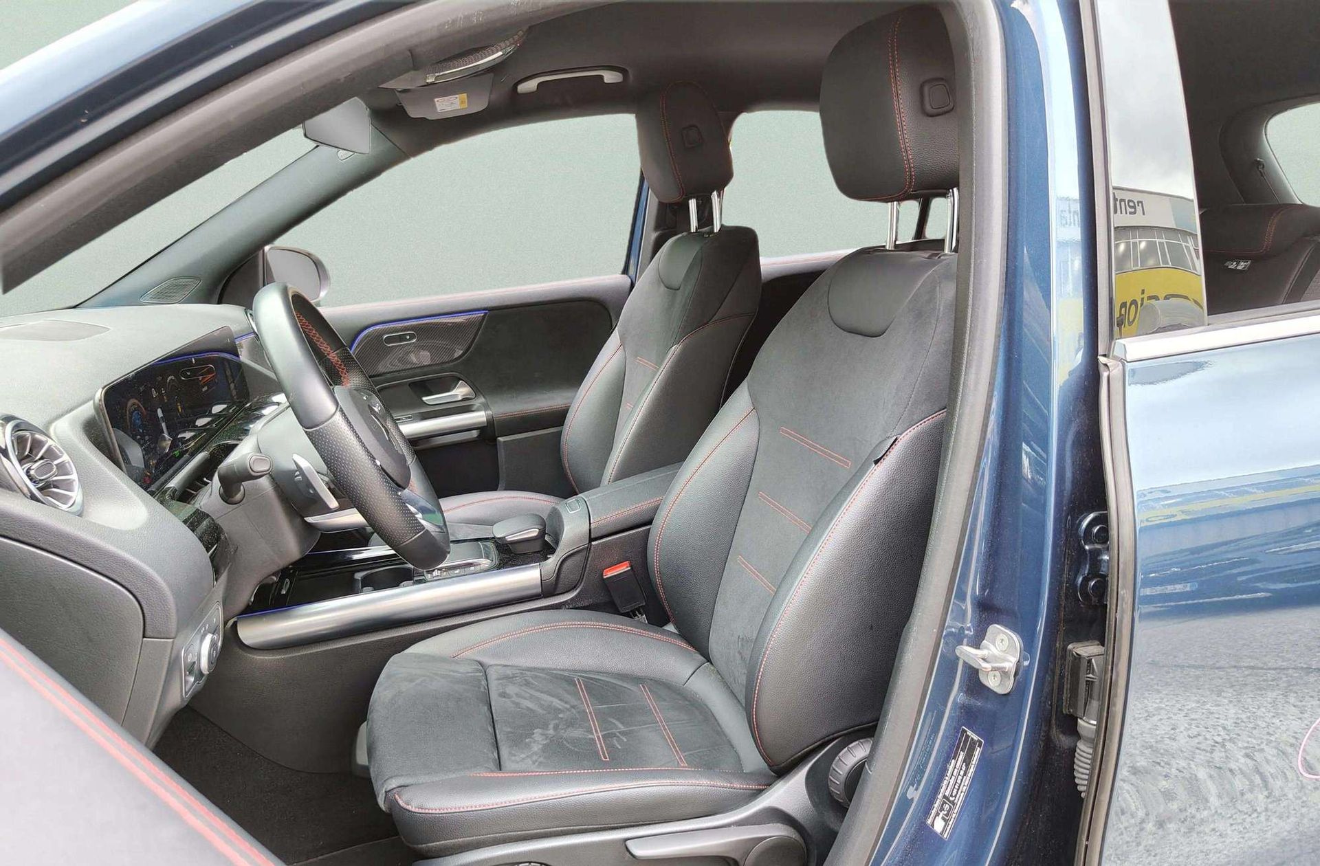 Mercedes-Benz GLA 250 e Pack AMG - foto 10