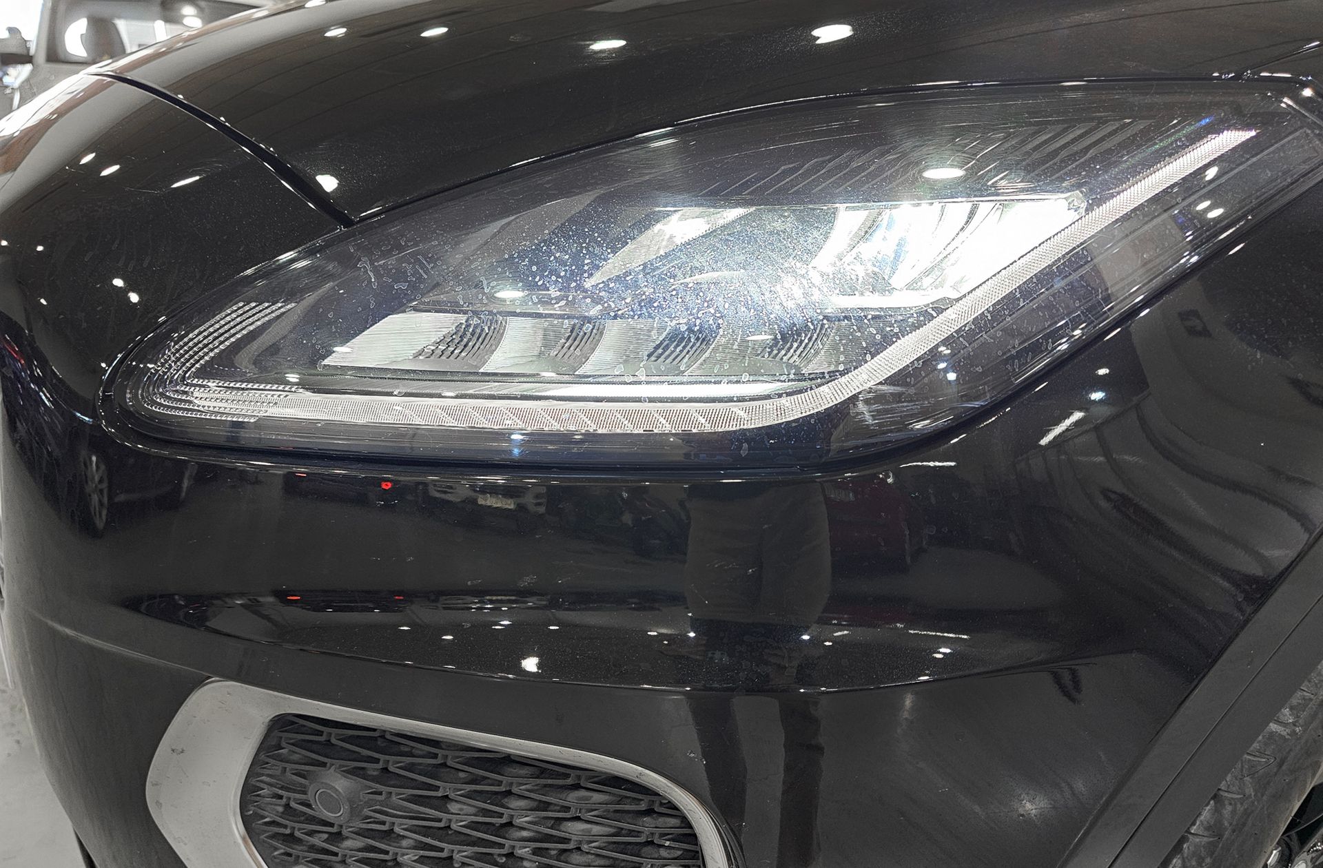 Jaguar E-Pace 2.0D MHEV R-Dynamic SE 4WD - foto 18