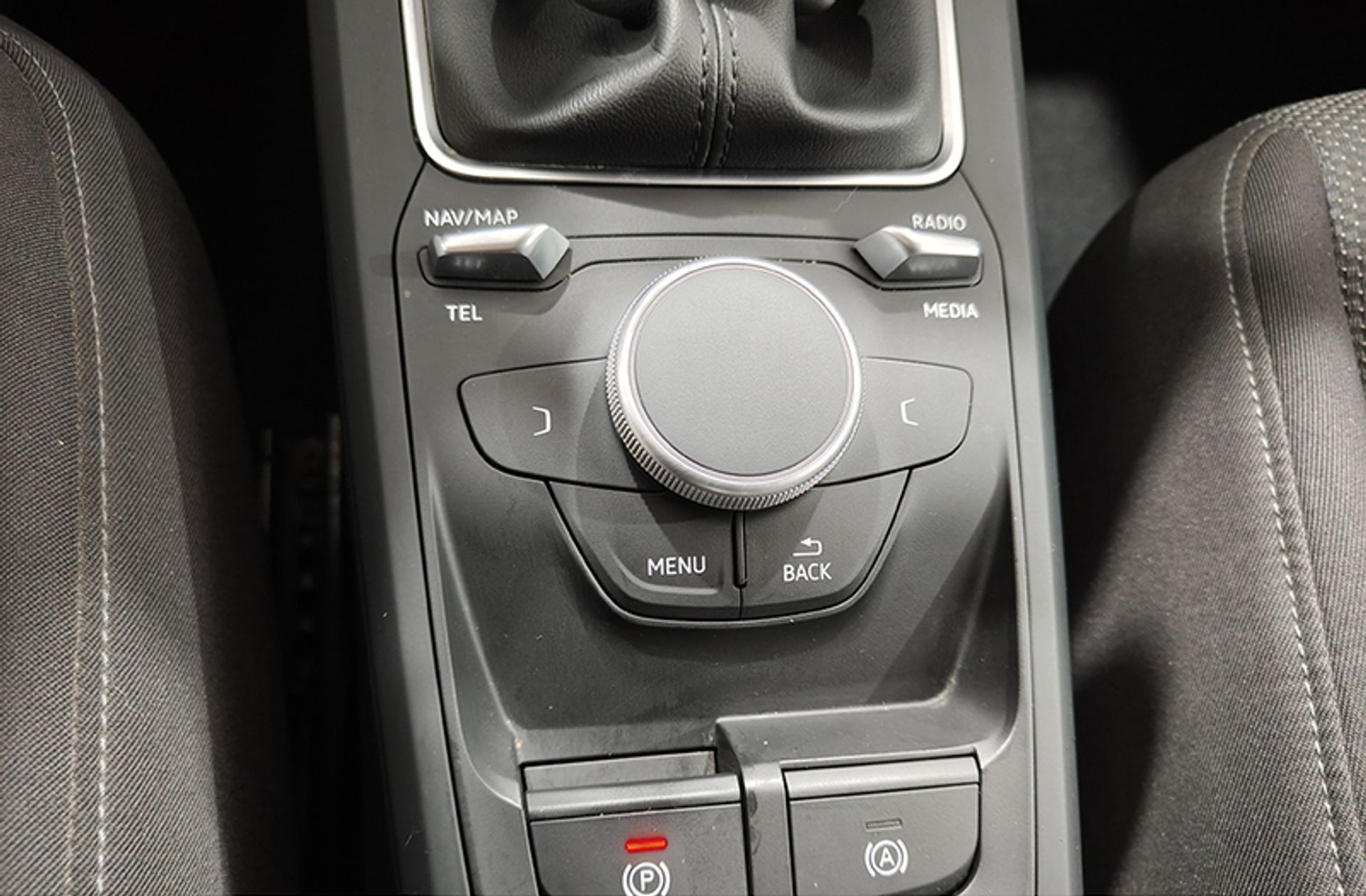 Audi Q2 design edition 1.6 TDI - foto 35