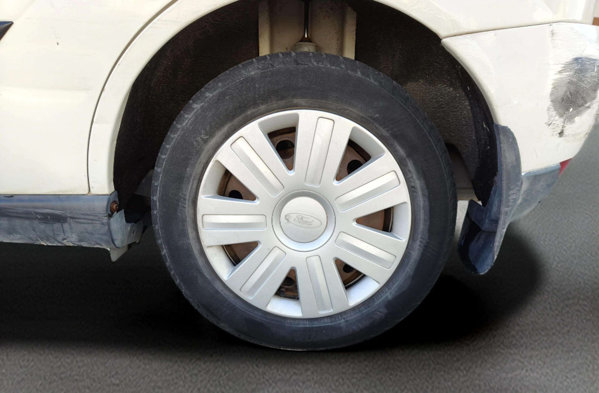Ford Focus 1.6 Trend - foto 23