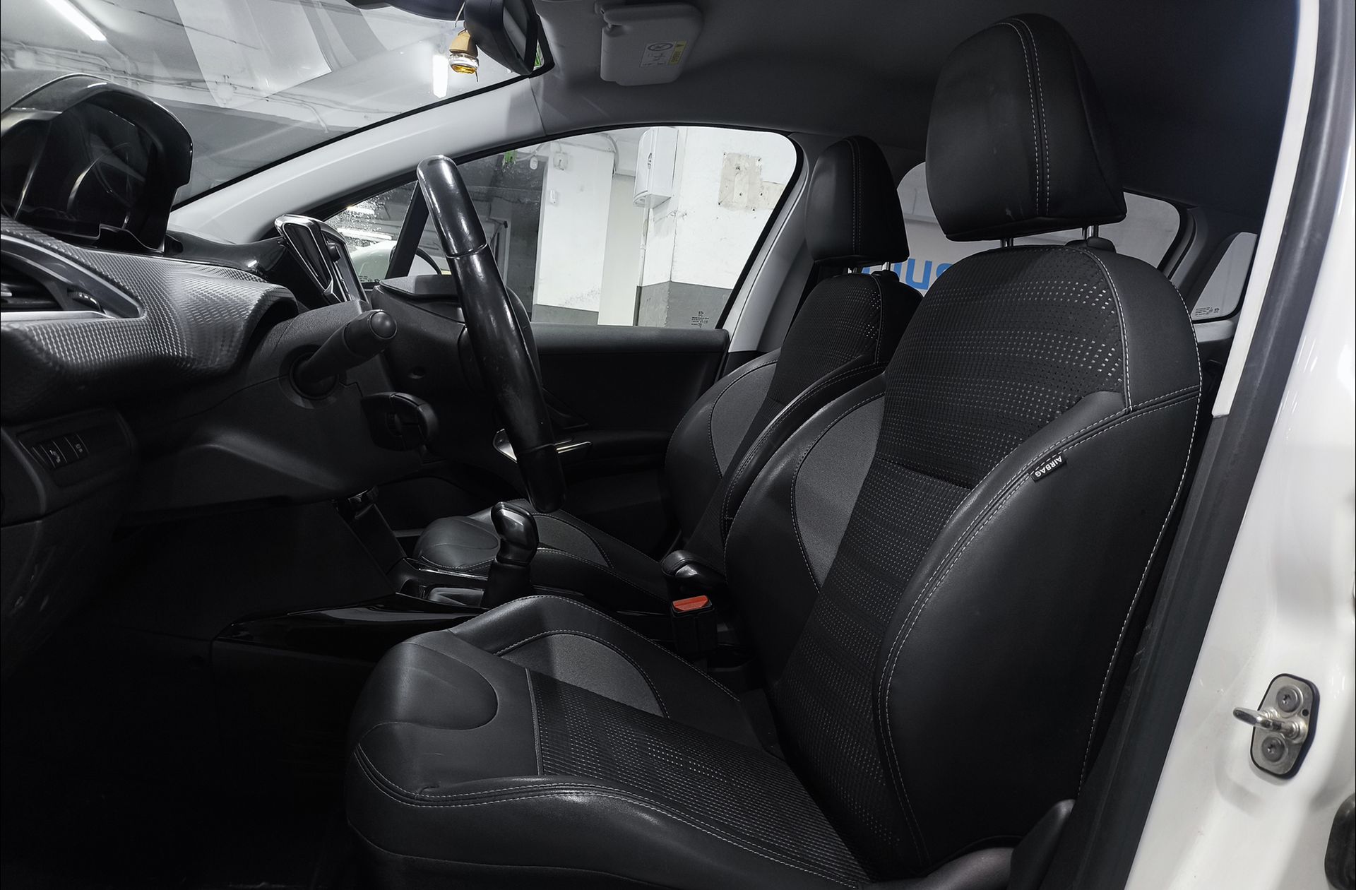 Peugeot 2008 PureTech 110 Allure - foto 11