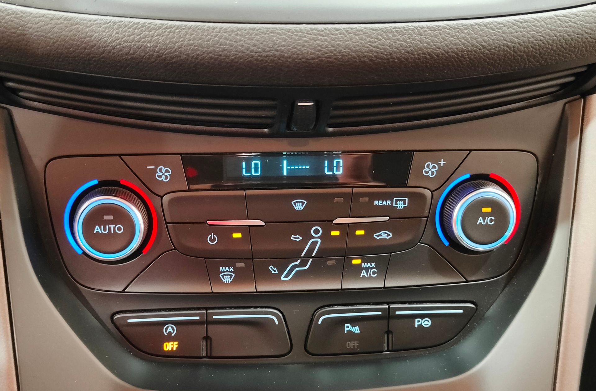 Ford Grand C-Max 1.0 EcoBoost Trend+ - foto 29