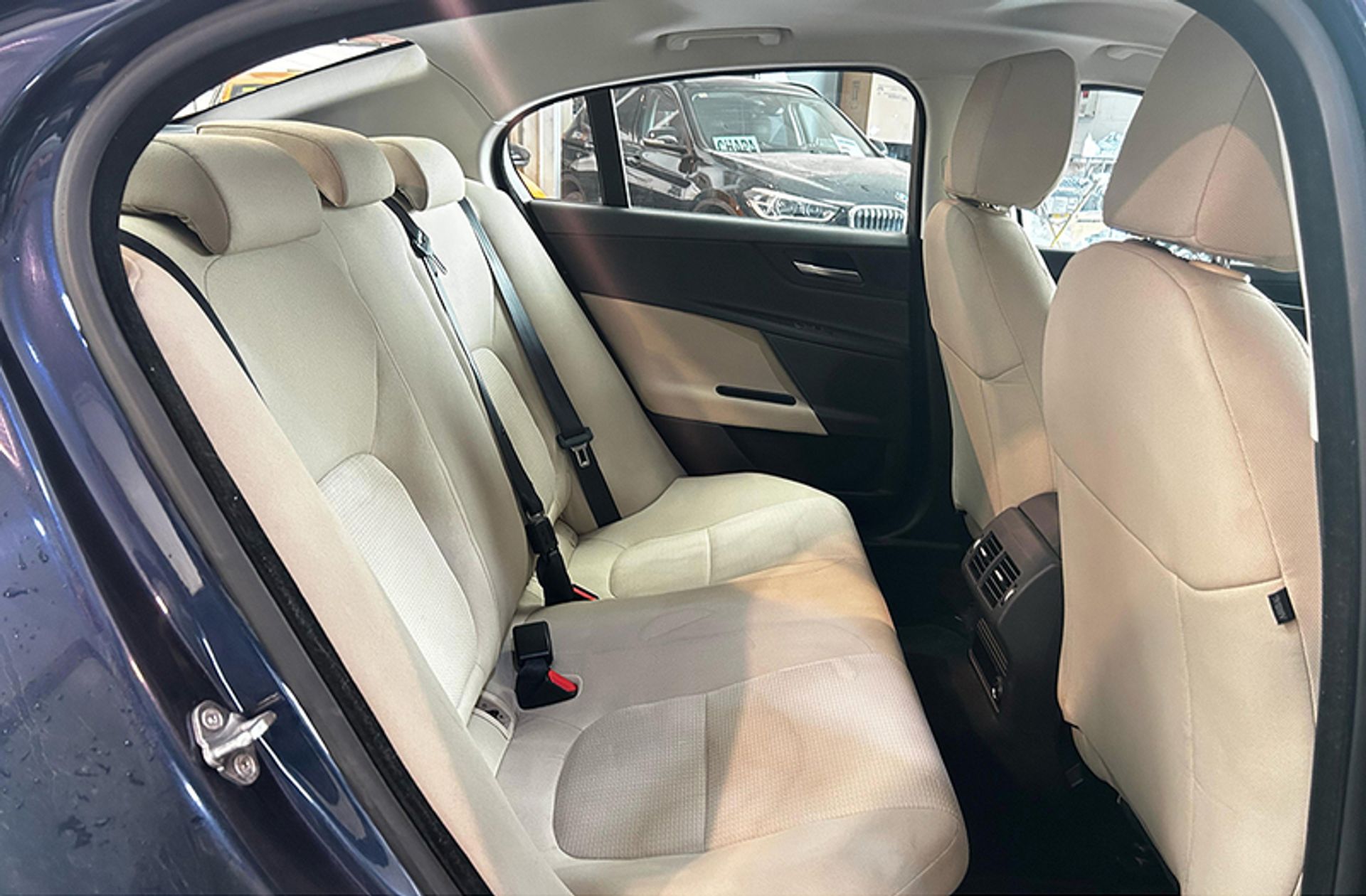 Jaguar XE 2.0 Diesel Pure RWD - foto 16