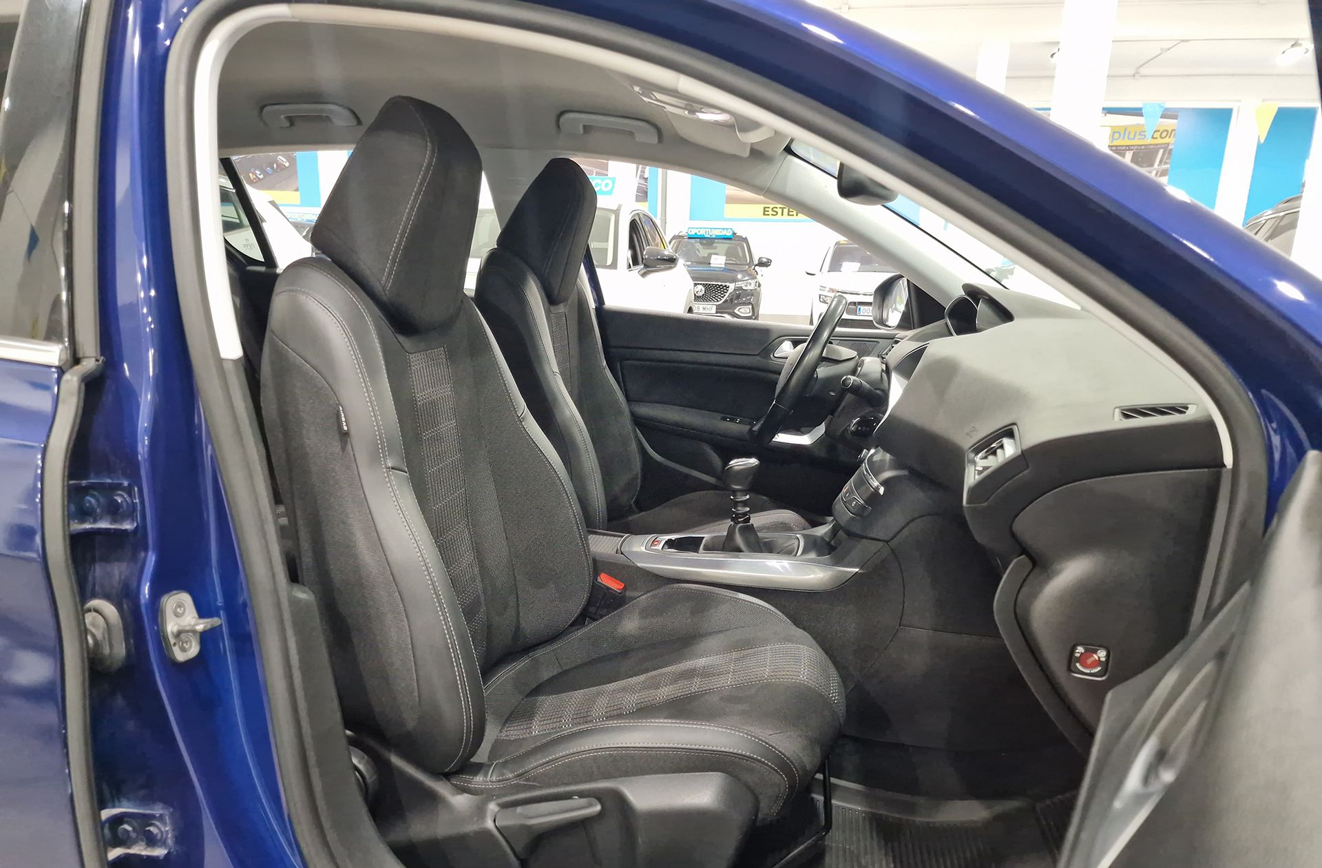 Peugeot 308 BlueHDi 130 Allure - foto 18