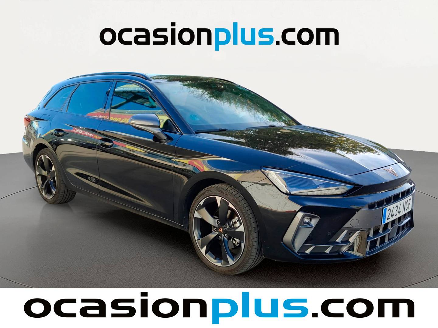 Foto delantera Cupra León Cupra Leon Sportstourer 1.5 TSI (150 CV) derecha