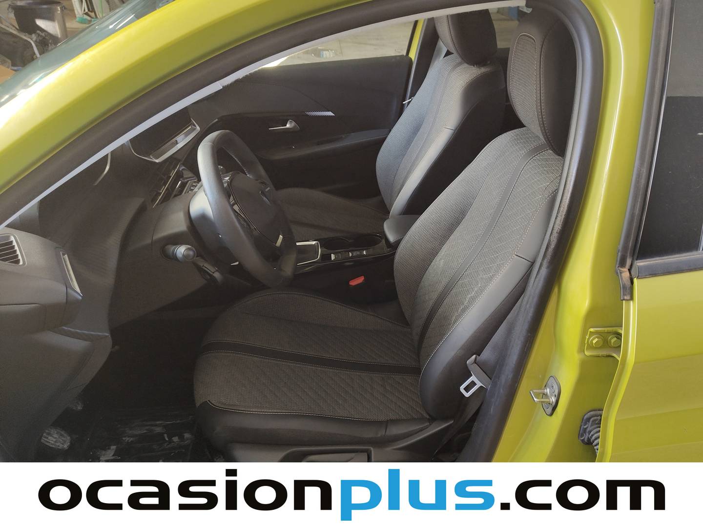 Foto asientos delanteros Peugeot 208 Peugeot 208 PureTech 100 Allure (100 CV)