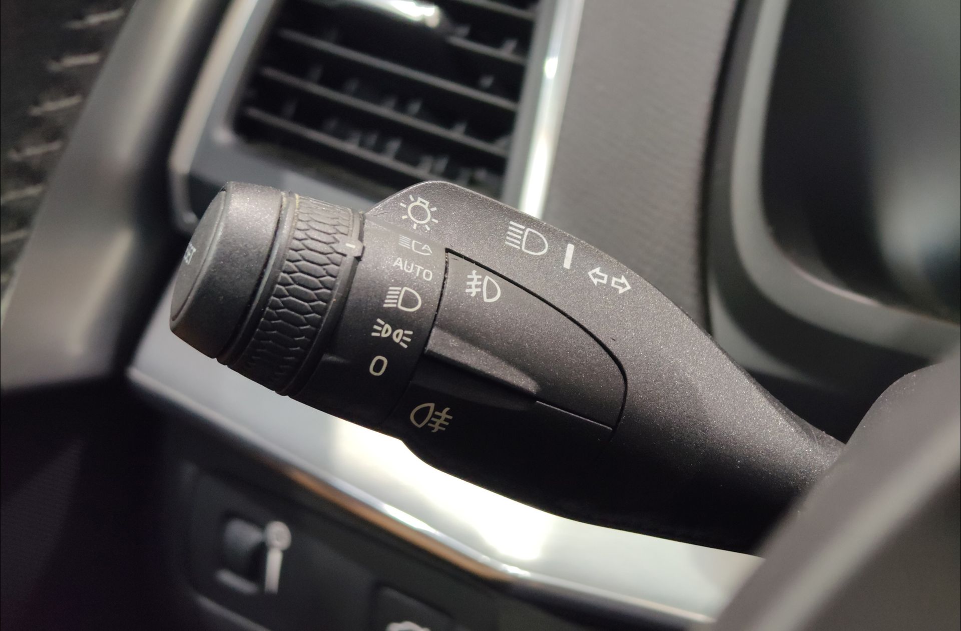 Volvo XC90 D5 Momentum AWD 7 plazas - foto 30