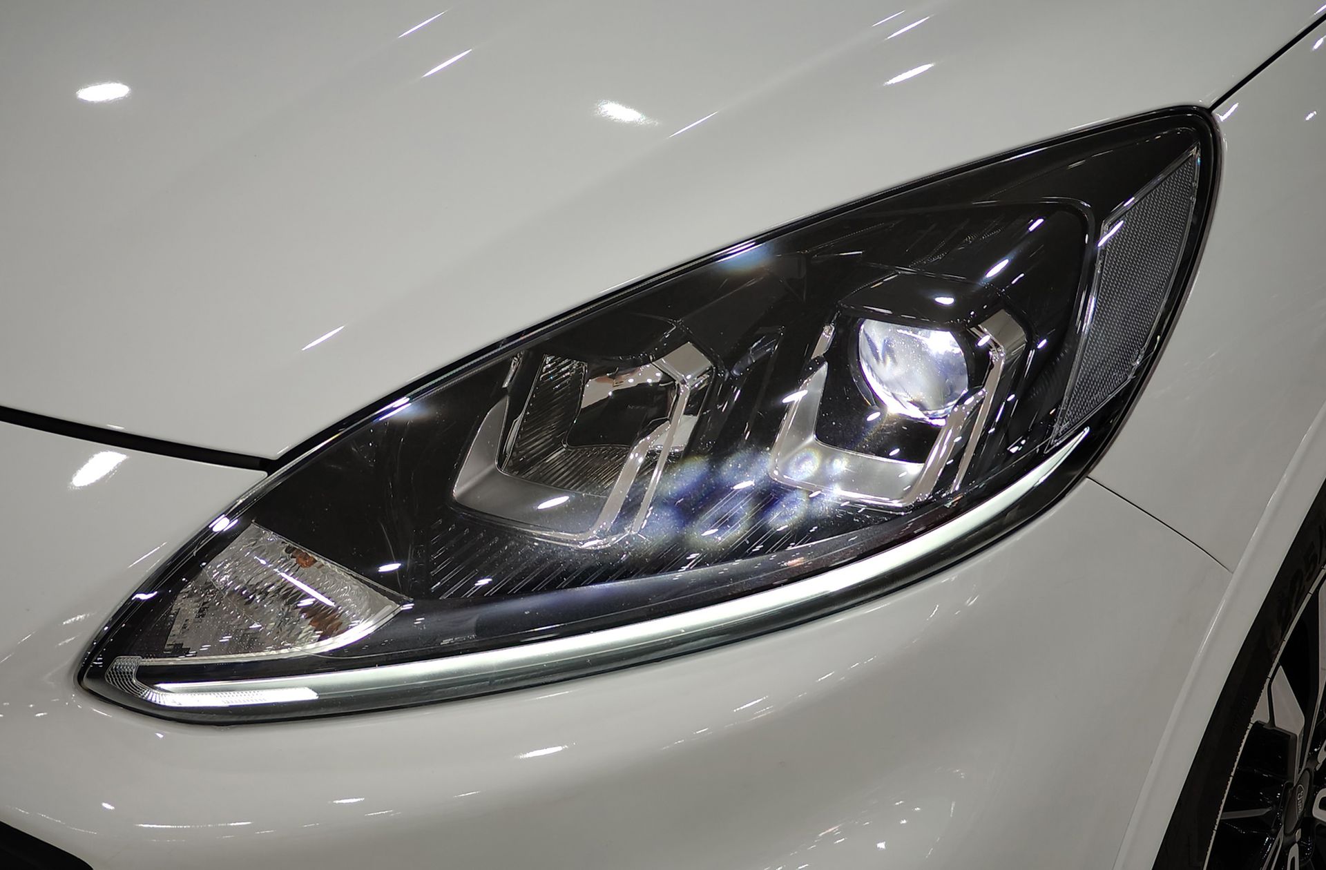 Ford Kuga 1.5 EcoBlue ST-Line - foto 14