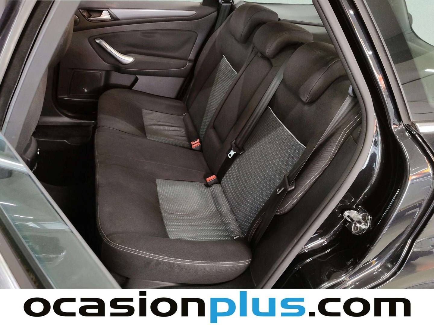 Foto asientos traseros Ford Mondeo Ford Mondeo SportBreak 2.0 TDCI Limited Edition (140 CV)
