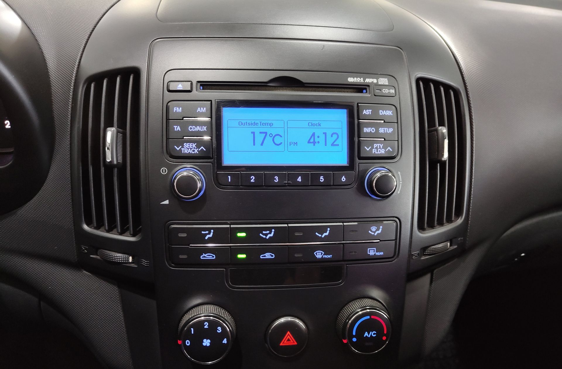 Hyundai i30 1.6 CRDi Comfort GL - foto 21