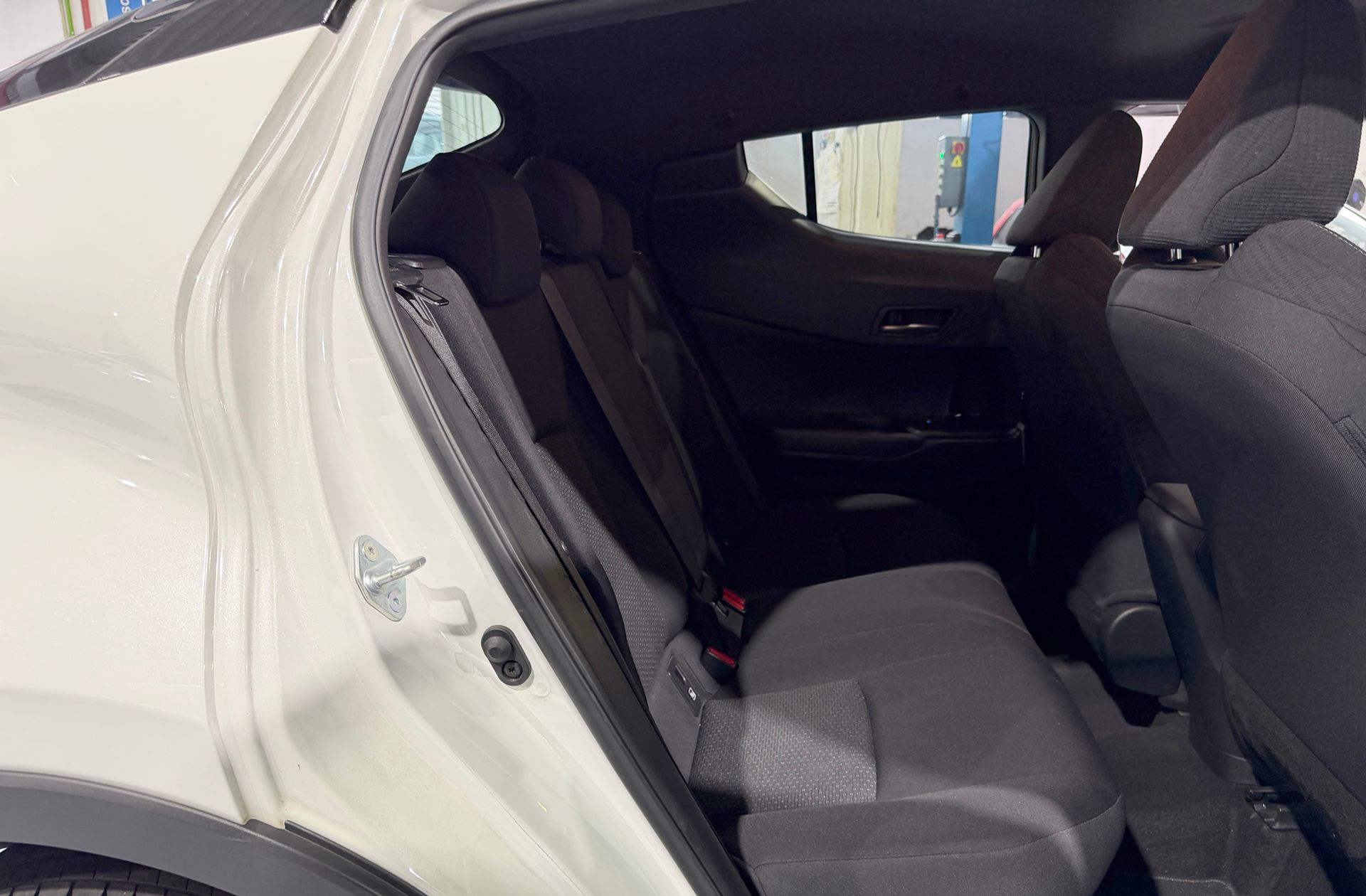 Toyota C-HR 1.8 125H Advance - foto 17