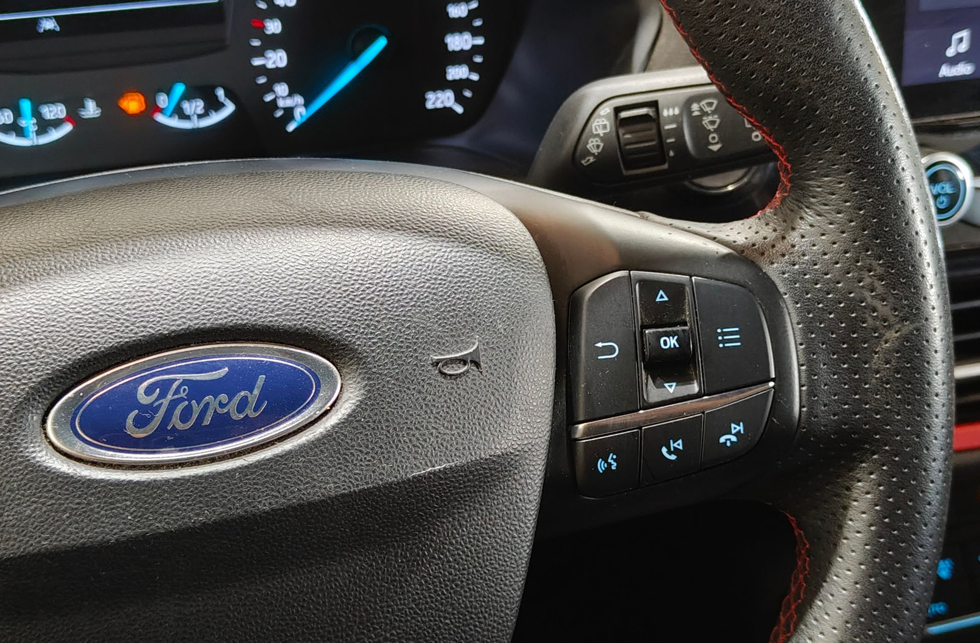 Ford Fiesta 1.0 EcoBoost ST-Line - foto 27