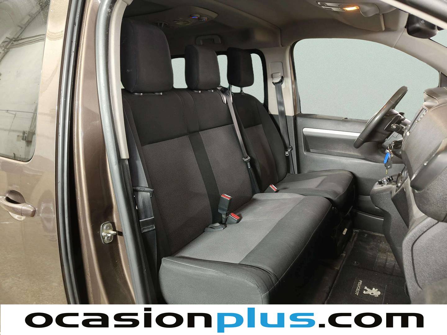 Foto Peugeot Traveller Peugeot Traveller 2.0 BlueHDi Business Long EAT8 (180 CV) 9 Plazas