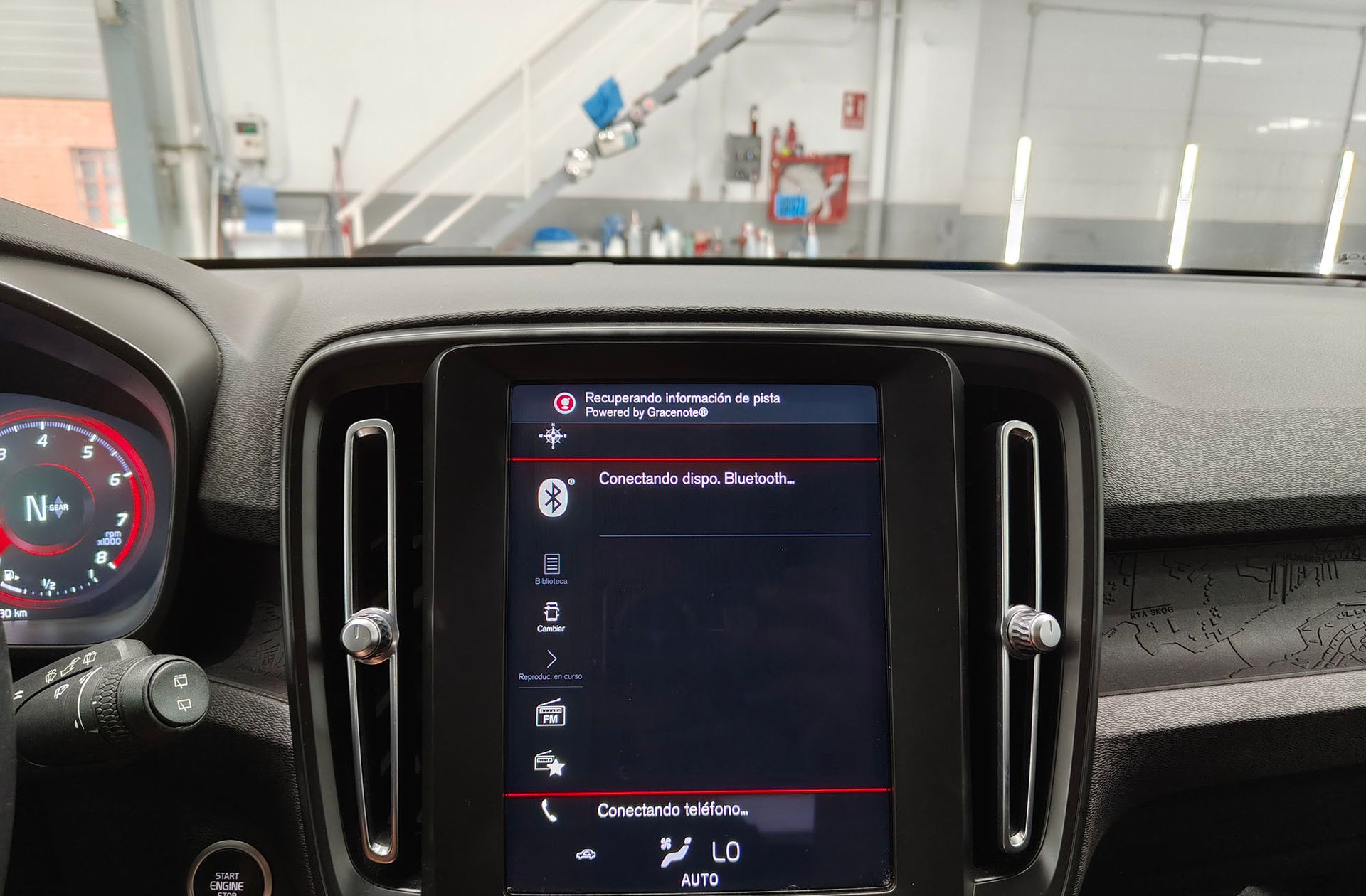 Volvo XC40 T2 Momentum Core - foto 32