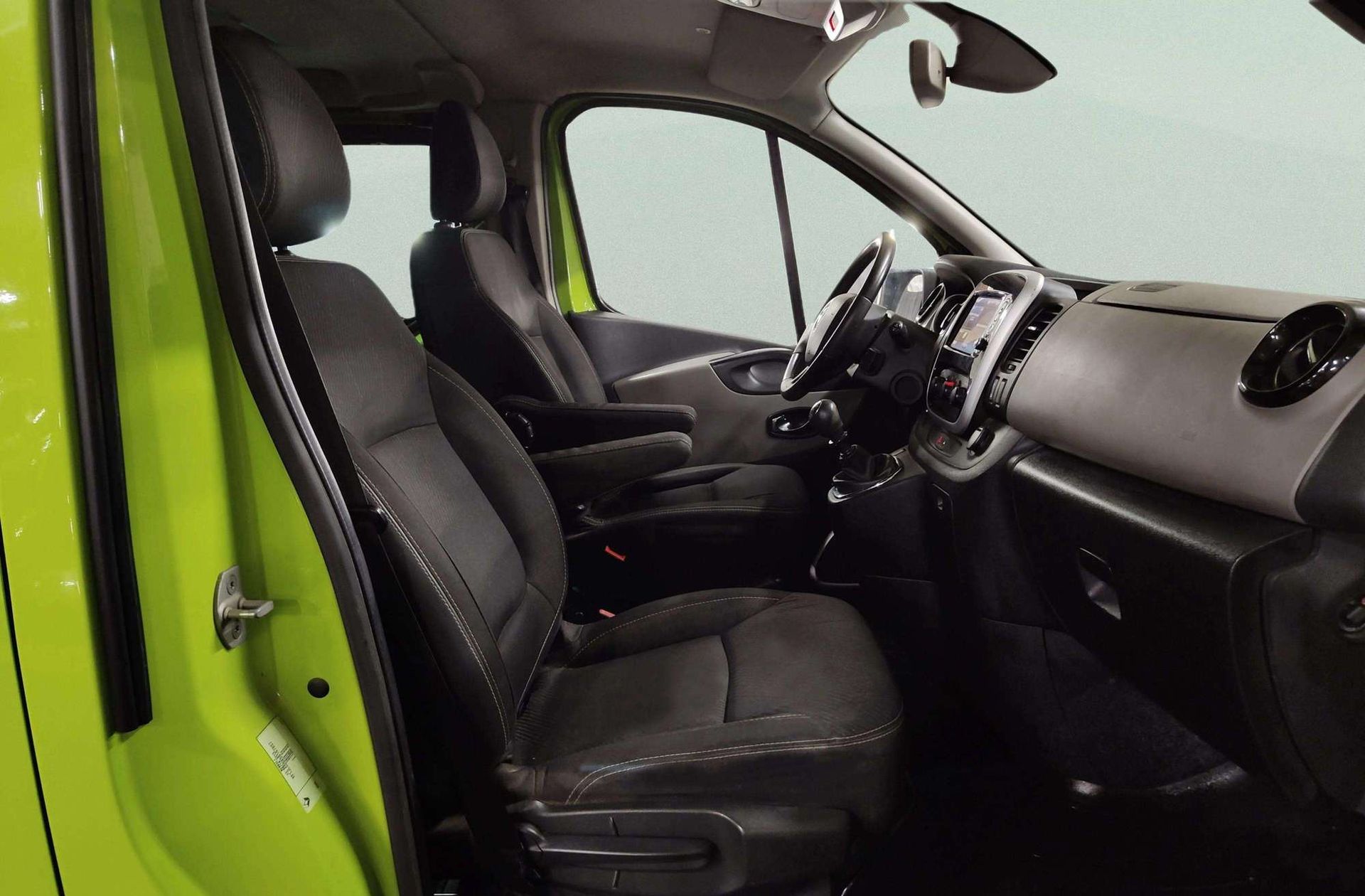 Renault Trafic dCi 125 Passenger Combi TT Largo Energy Ed. 8 plazas - foto 16