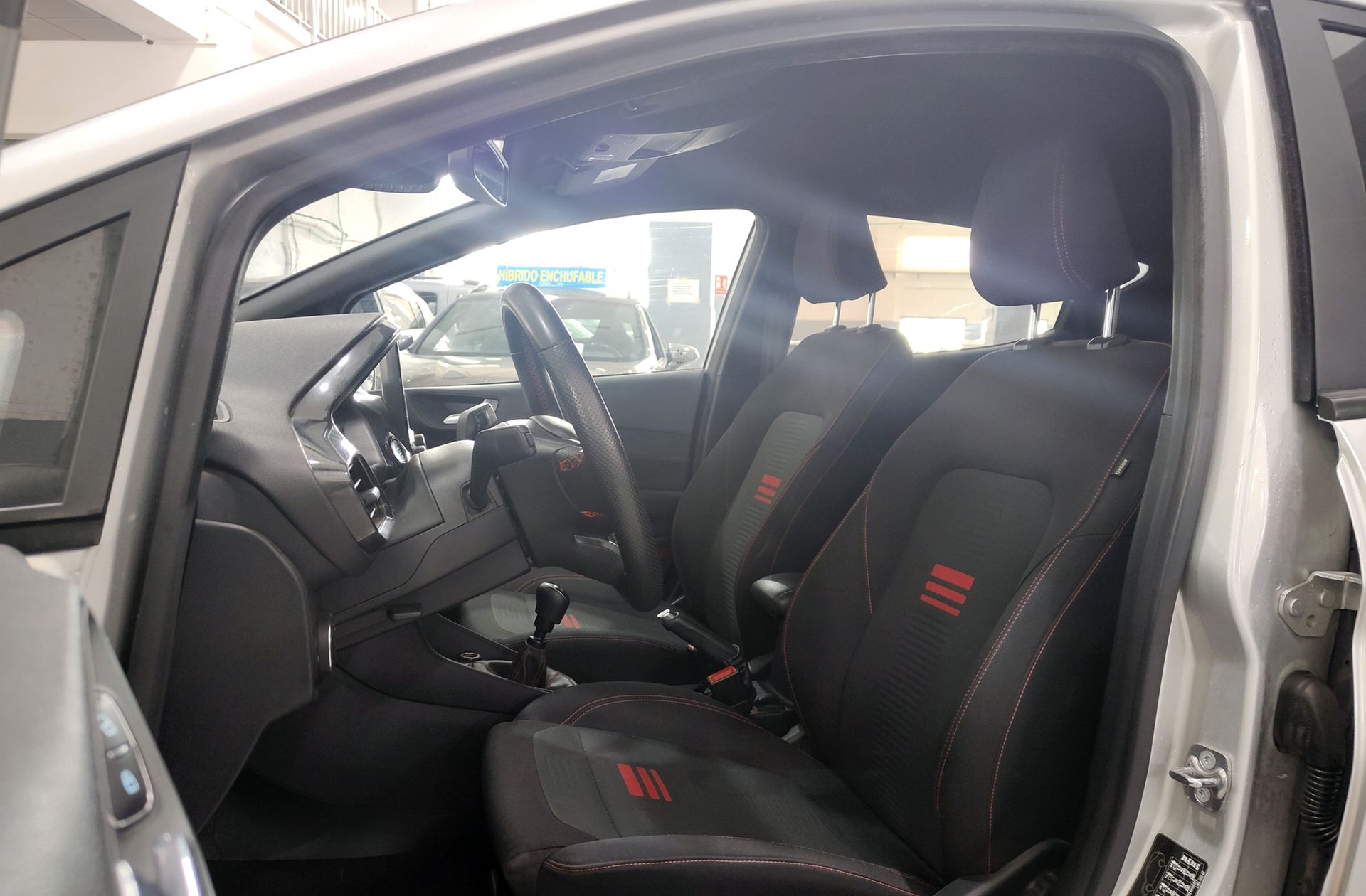 Ford Fiesta 1.0 EcoBoost MHEV ST-Line - foto 11