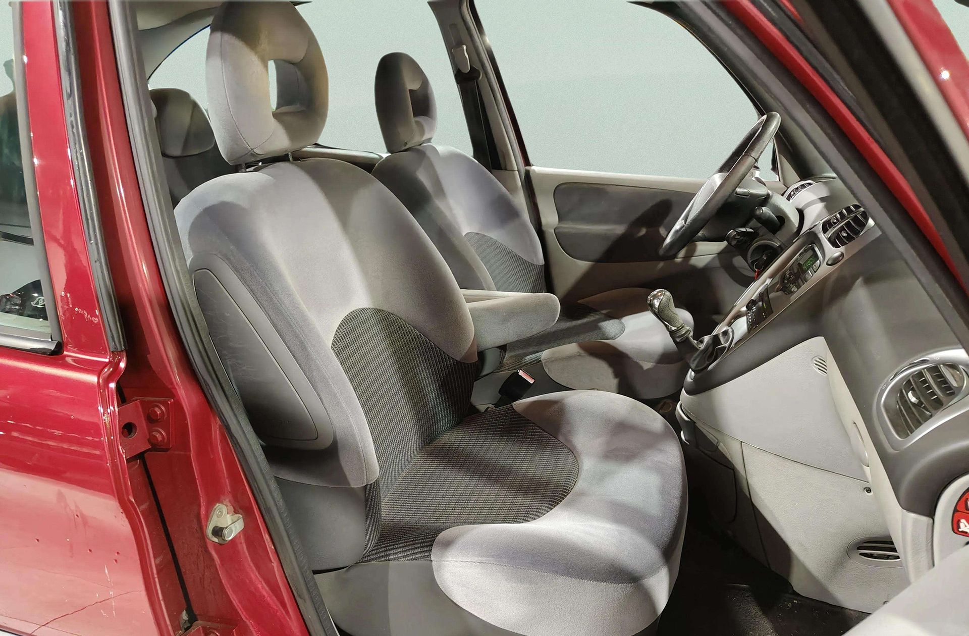 Citroën Xsara Picasso 1.6 HDi SX - foto 13