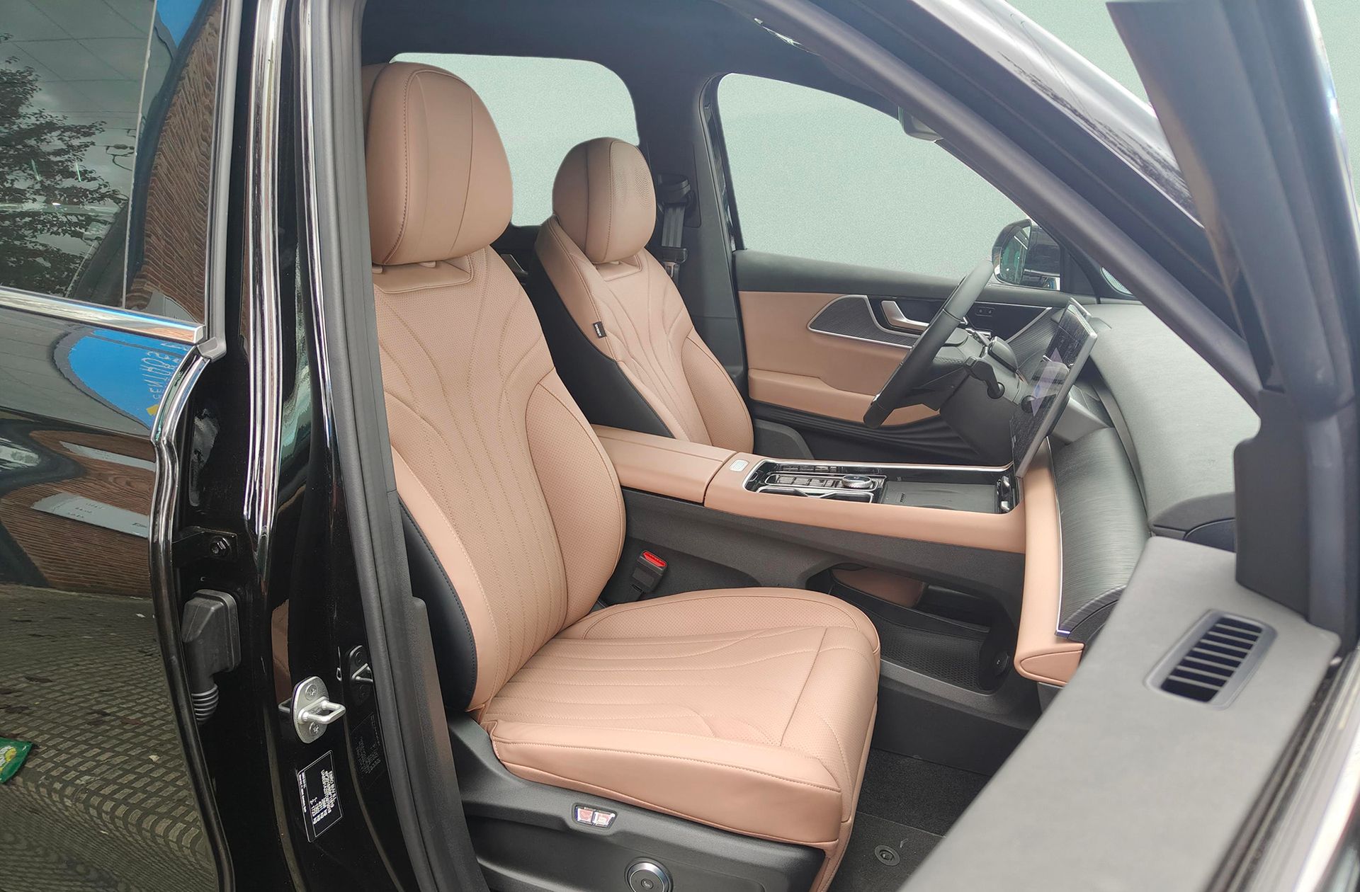 Ebro s900 1.5 T-GDi PHEV 3DHT Luxury 4x4 E-CVT 7 plazas - foto 25