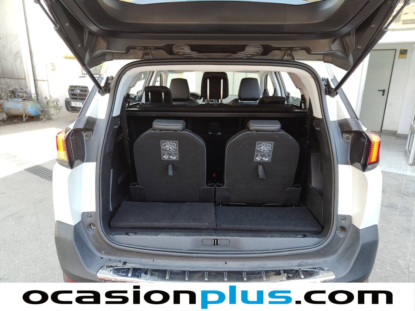 Foto Peugeot 5008 Peugeot 5008 PureTech 130 S&S Allure (130 CV) 7 Plazas siete plazas