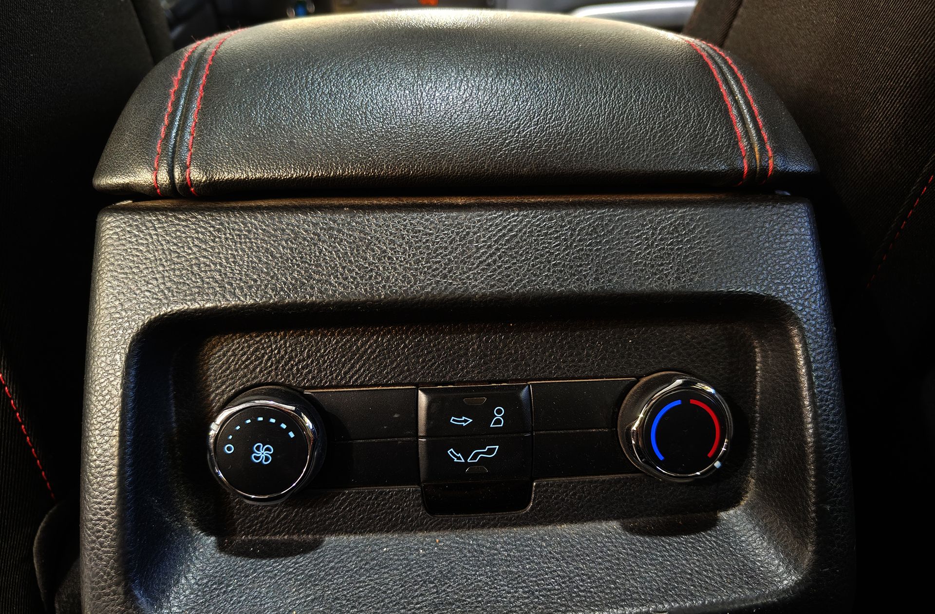 Ford S-Max 2.0 TDCi Panther ST-Line Powershift 7 plazas - foto 29