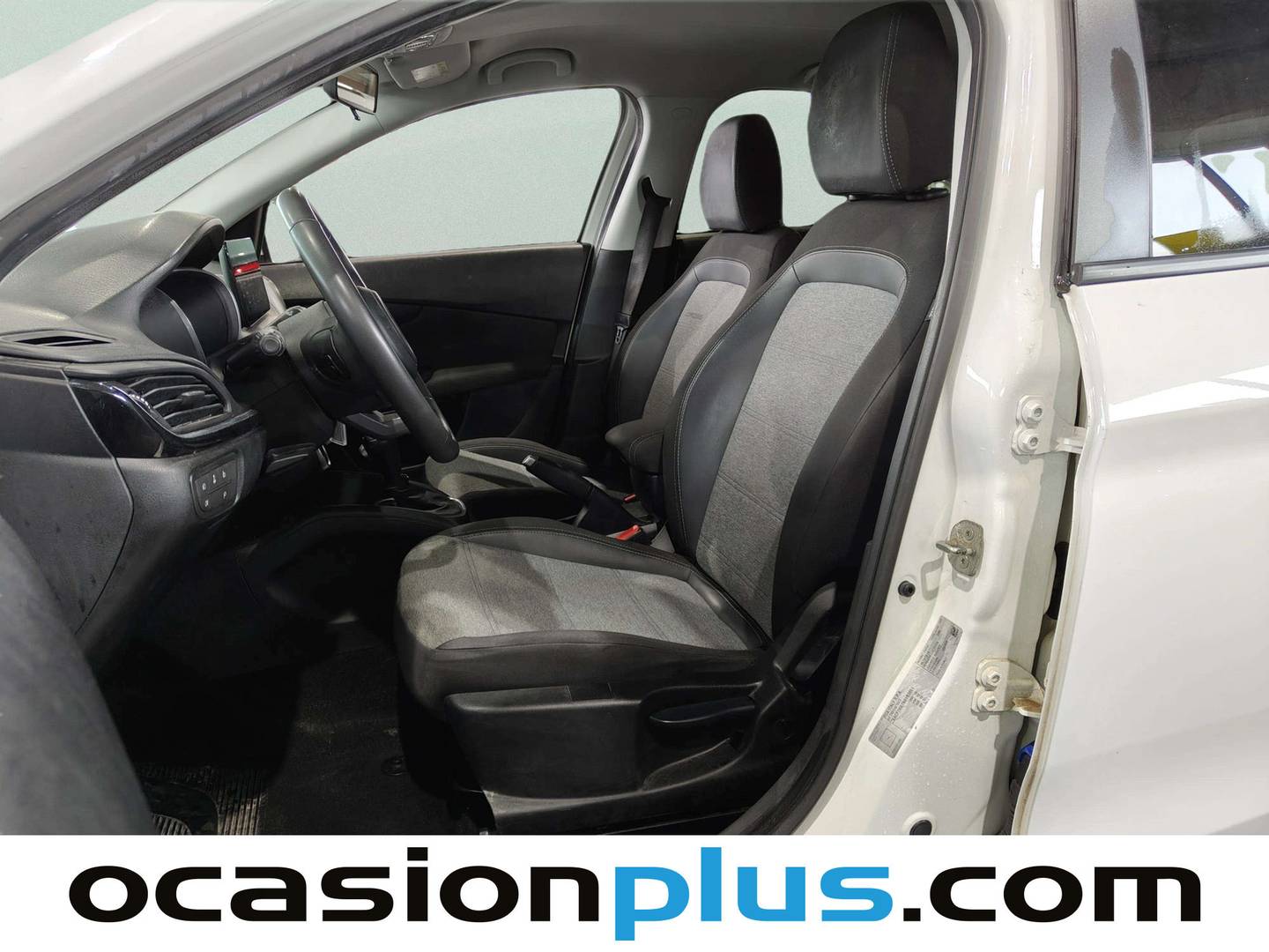 Foto asientos delanteros Fiat Tipo Fiat Tipo 1.5 Hybrid Cross DCT (130 CV)