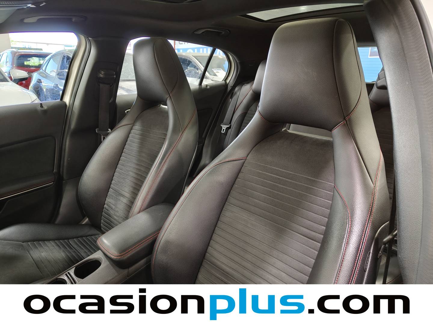 Extras y acabados del Mercedes GLA Mercedes GLA 200 d AMG Line (136 CV)