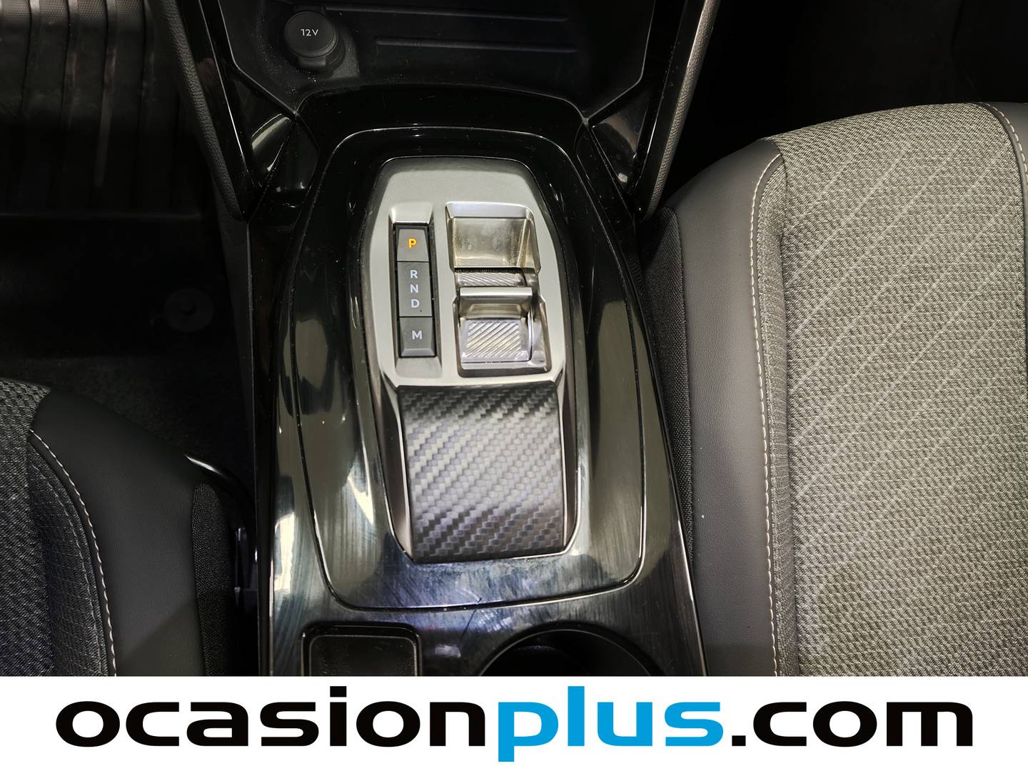 Foto Peugeot 2008 Peugeot 2008 Allure Hybrid eDCS6 (145 CV)