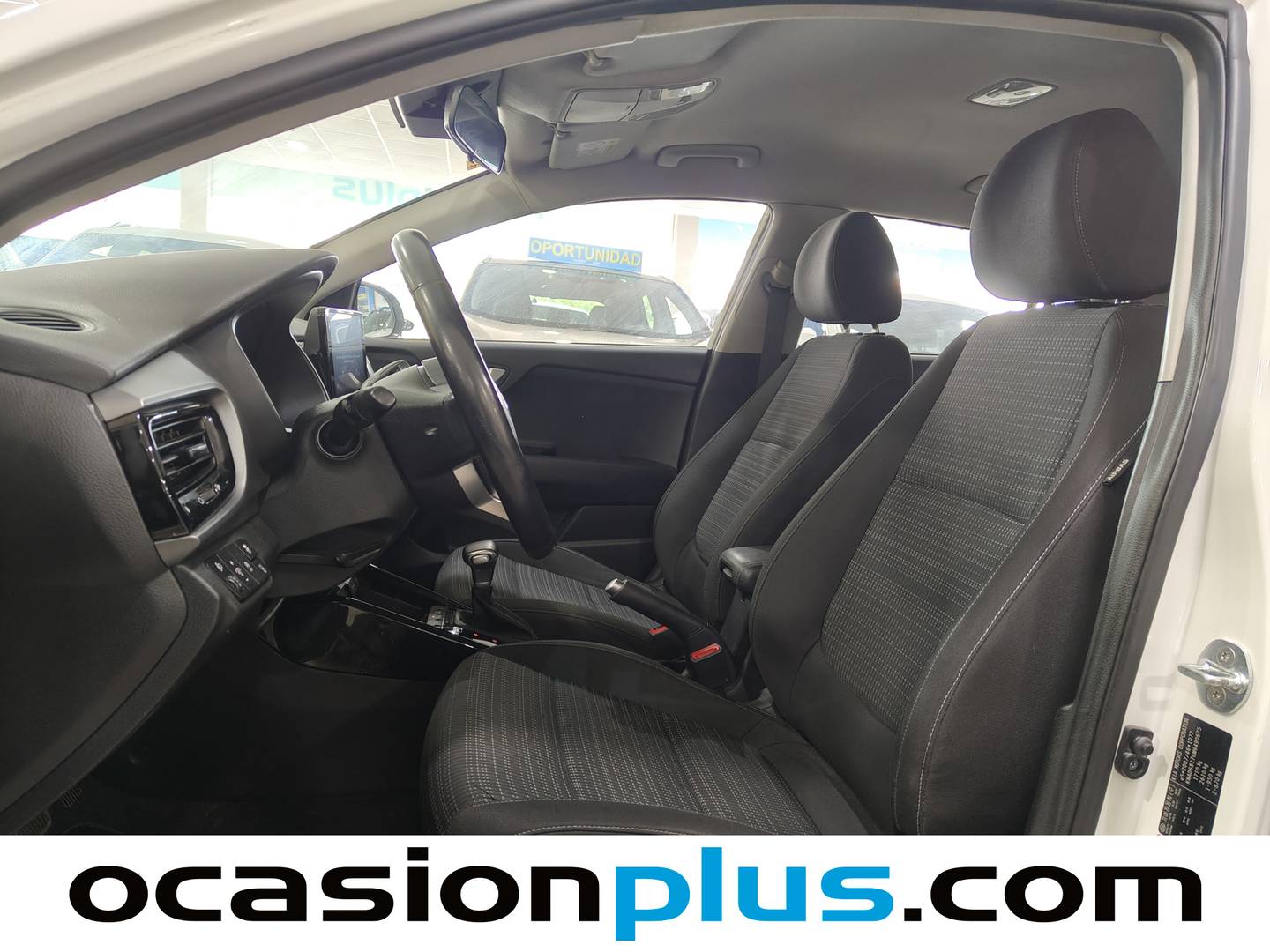Foto asientos delanteros KIA Stonic KIA Stonic 1.0 T-GDi MHEV Drive DCT (120 CV)