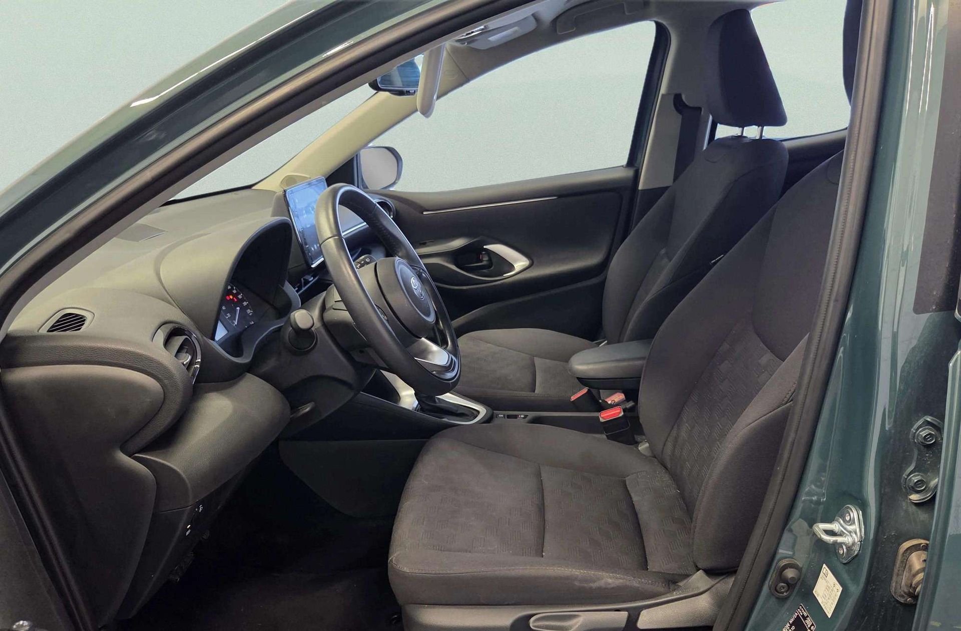 Toyota Yaris 120H Active Plus - foto 8