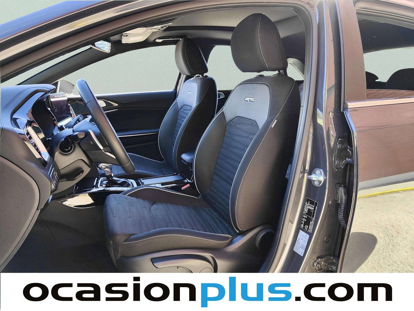 Foto asientos delanteros KIA Ceed KIA Ceed 1.5 MHEV GT Line DCT (140 CV)