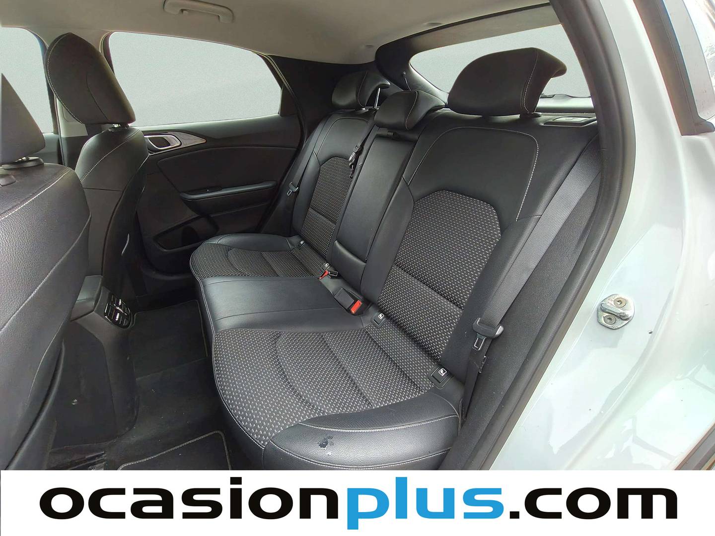 Foto asientos traseros KIA XCeed KIA XCeed 1.6 MHEV iMT Tech (136 CV)