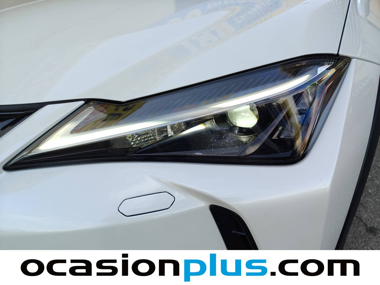 Foto Lexus UX Lexus UX 250h Business 2WD (184 CV)