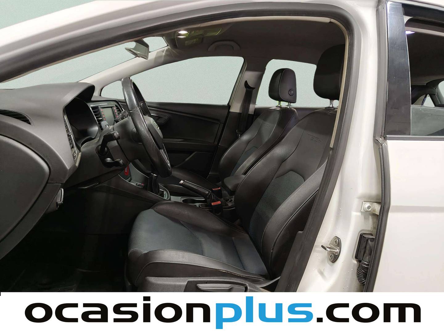 Foto asientos delanteros Seat León Seat León 1.6 TDI St&Sp I-Tech (105 CV)