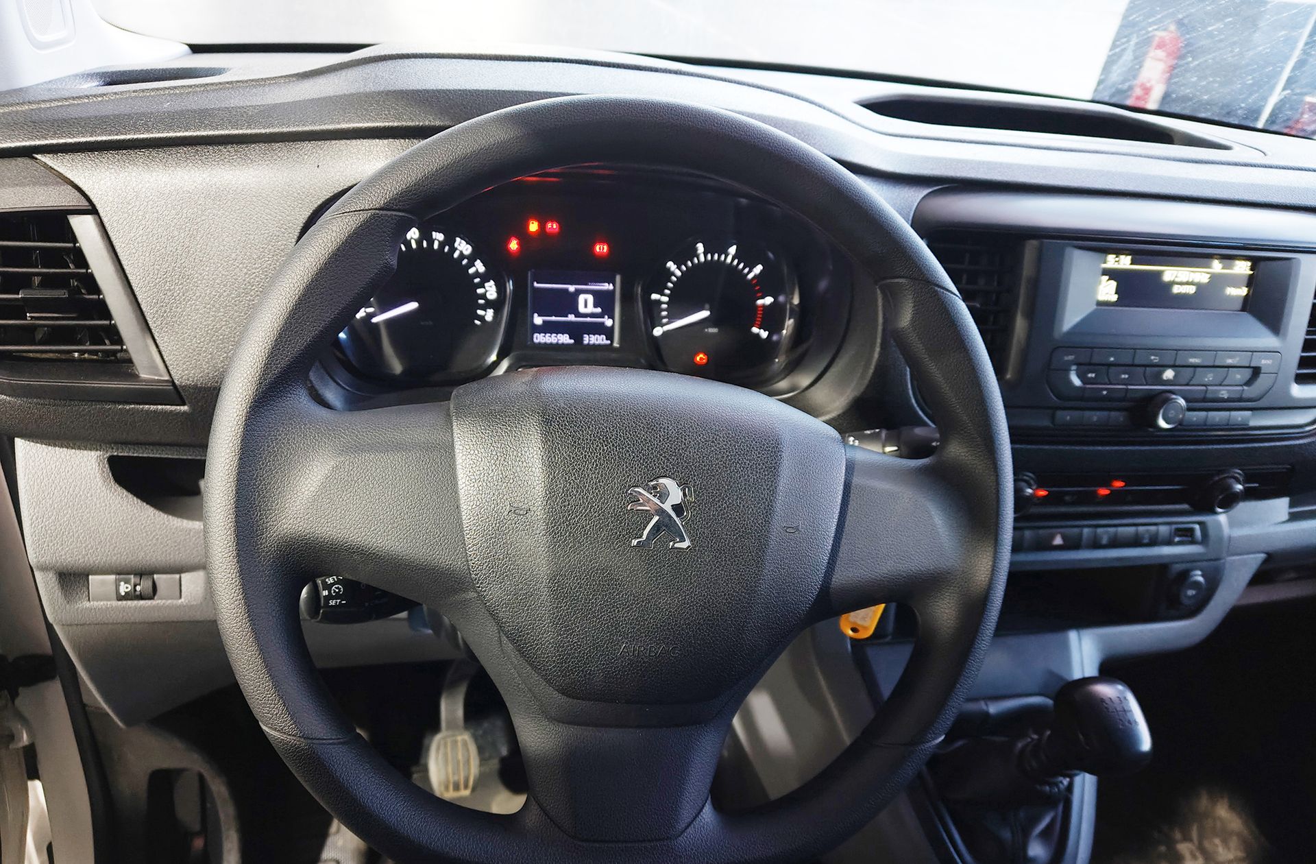 Peugeot Expert Furgon BlueHDi 115 Pro Standard - foto 17