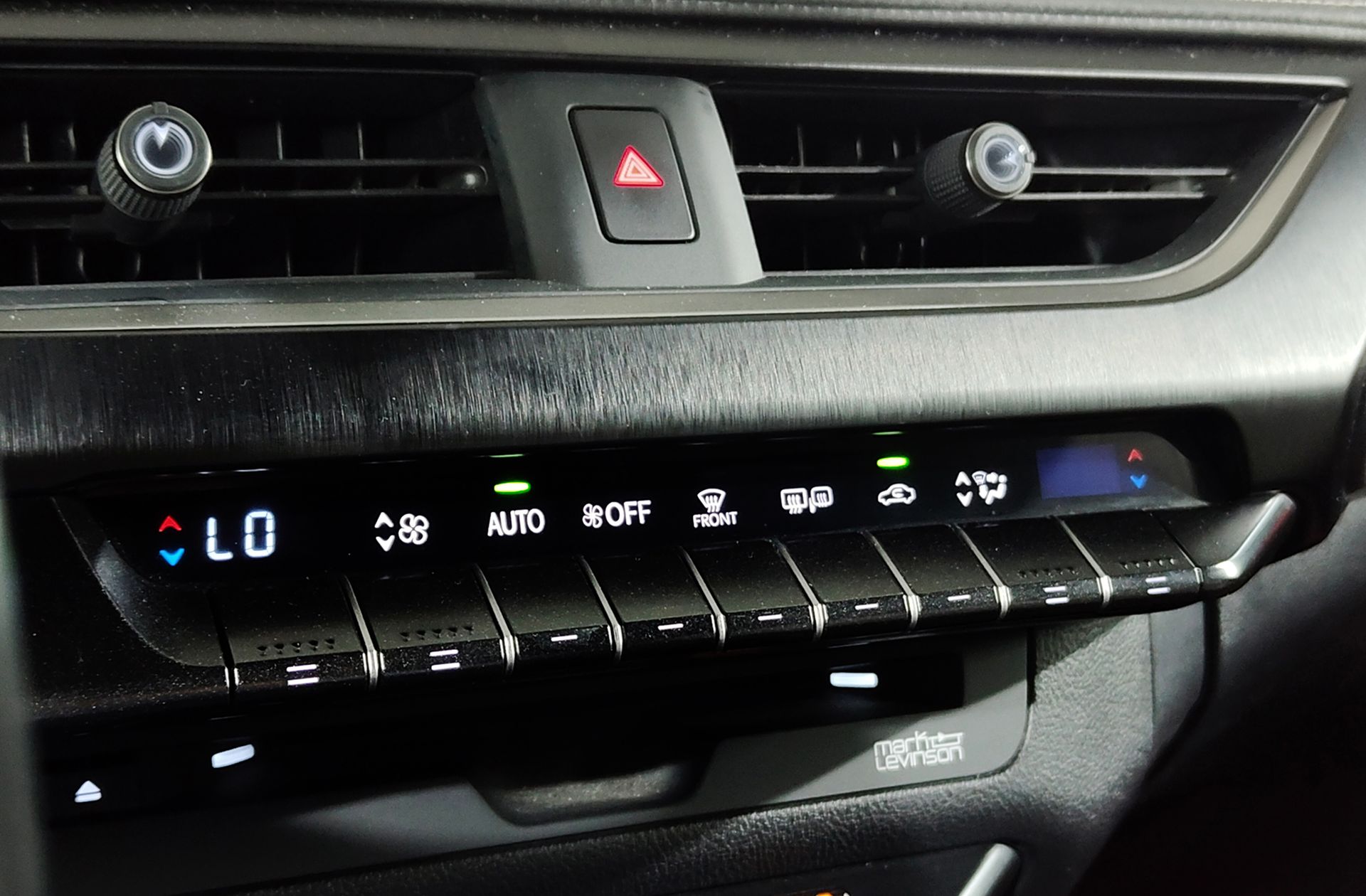 Lexus UX 250h Luxury - foto 37