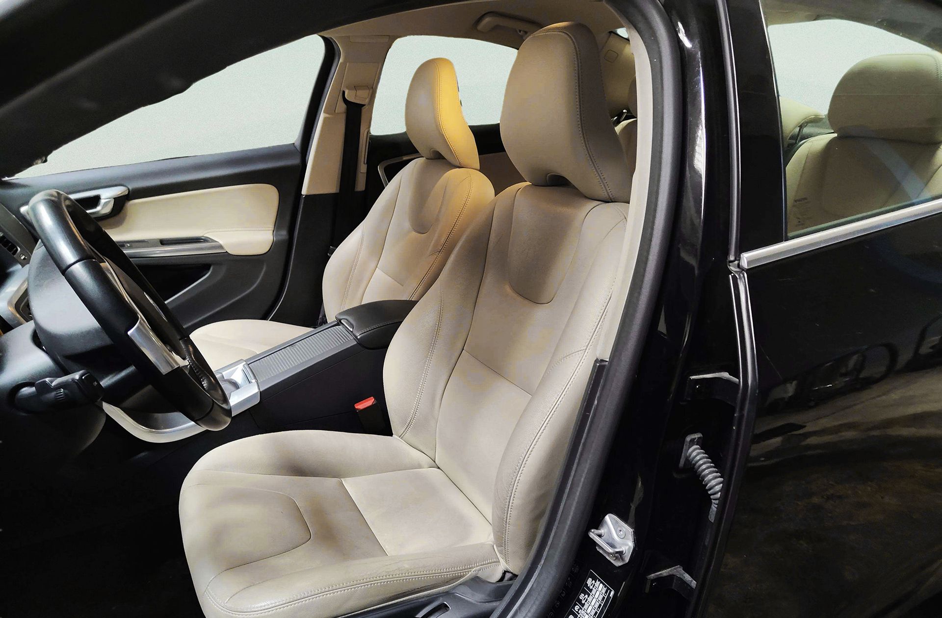 Volvo S60 D3 Momentum - foto 10