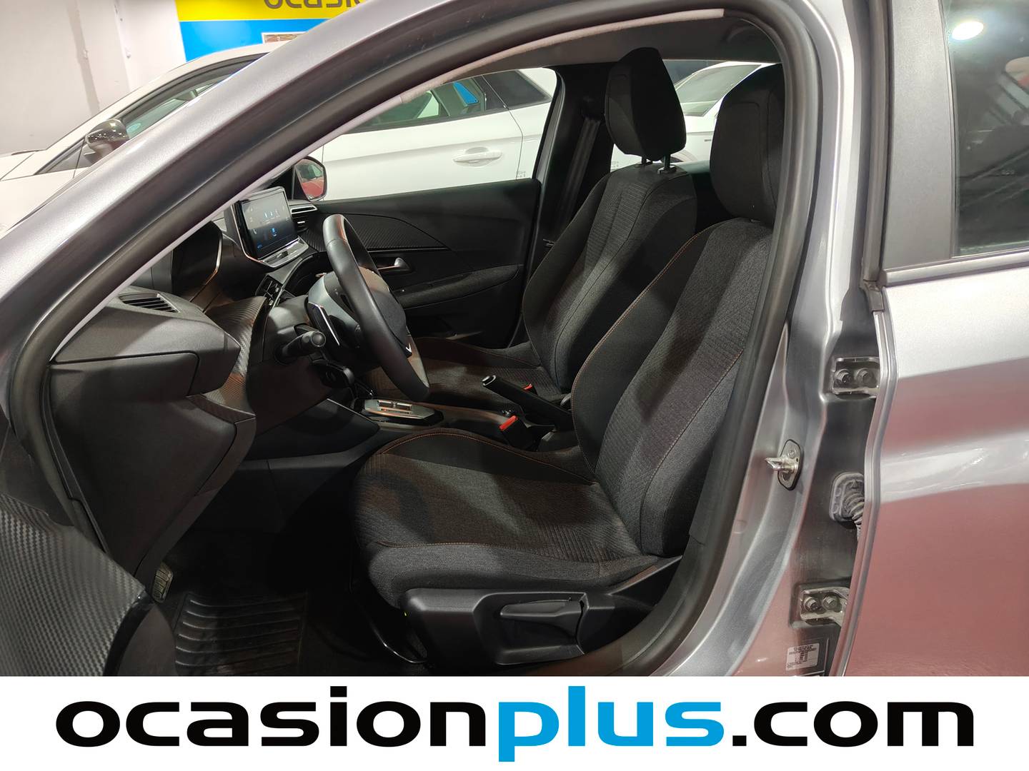 Foto asientos delanteros Peugeot 208 Peugeot 208 Style Hybrid 110 eDCS6 (110 CV)