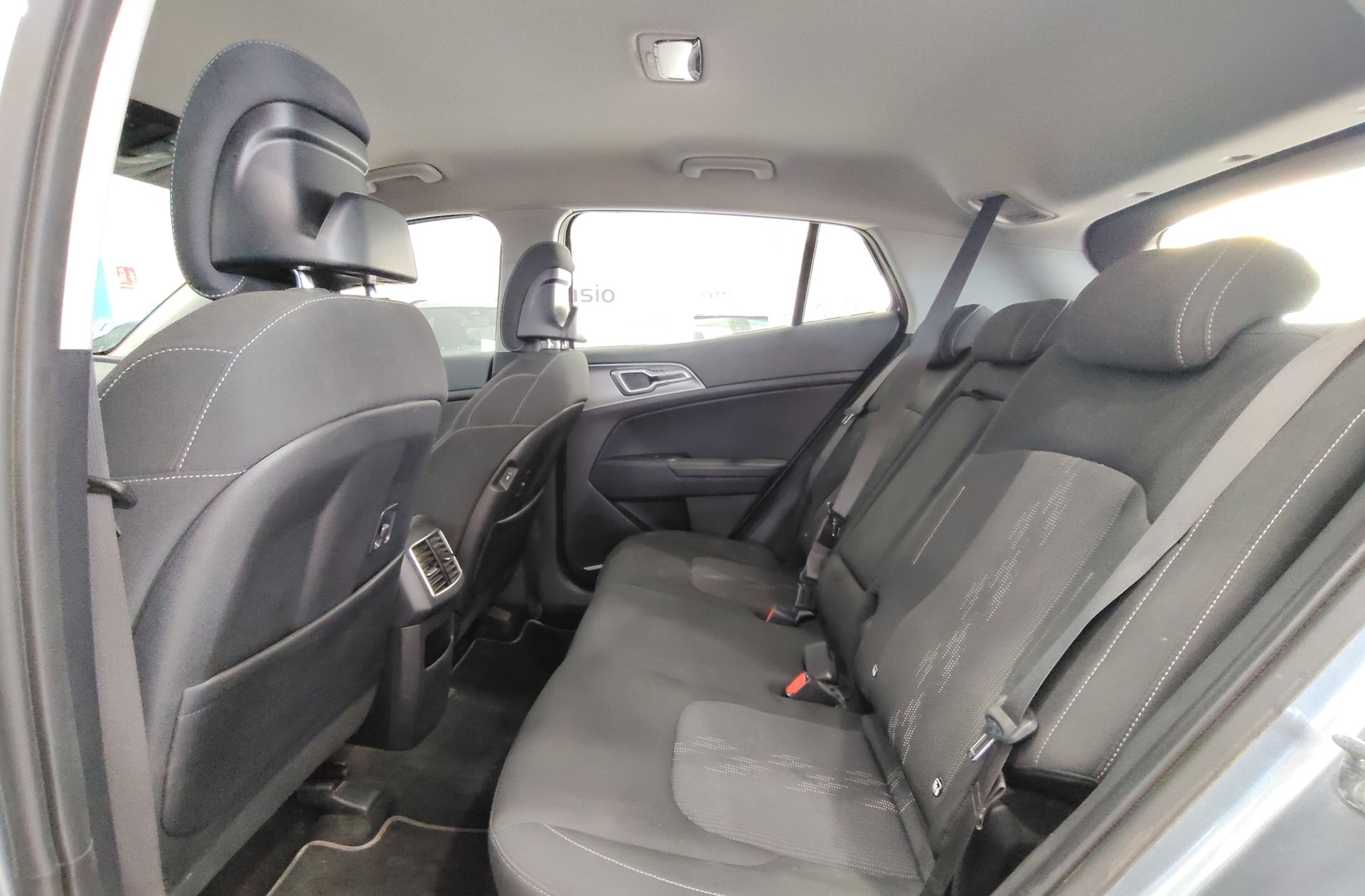 Kia Sportage 1.6 T-GDi MHEV Drive 4x2 - foto 11