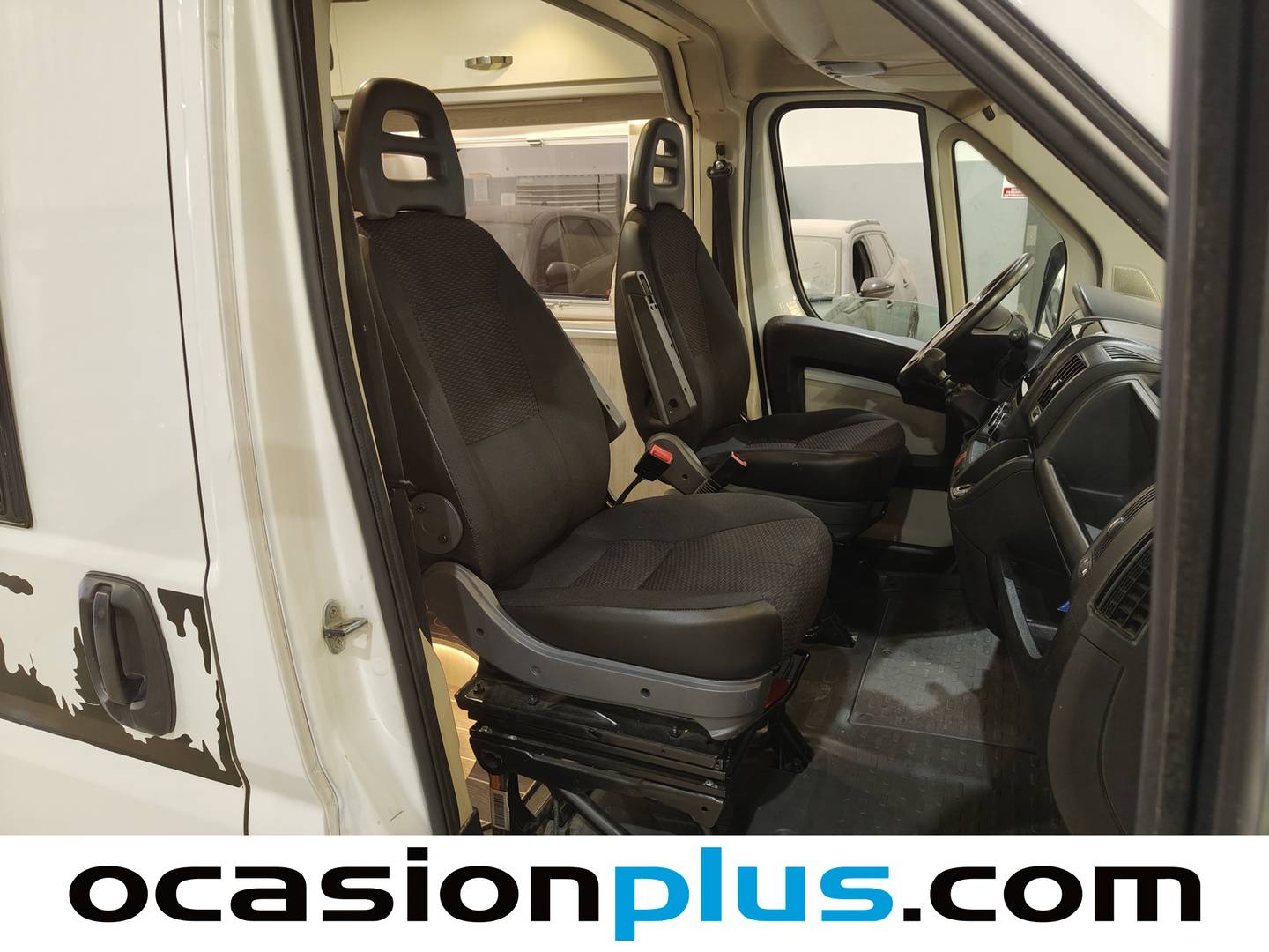 Foto Citroën Jumper Citroen Jumper Furgon BlueHDi 130 35 L3H2 Camperizada (131 CV)