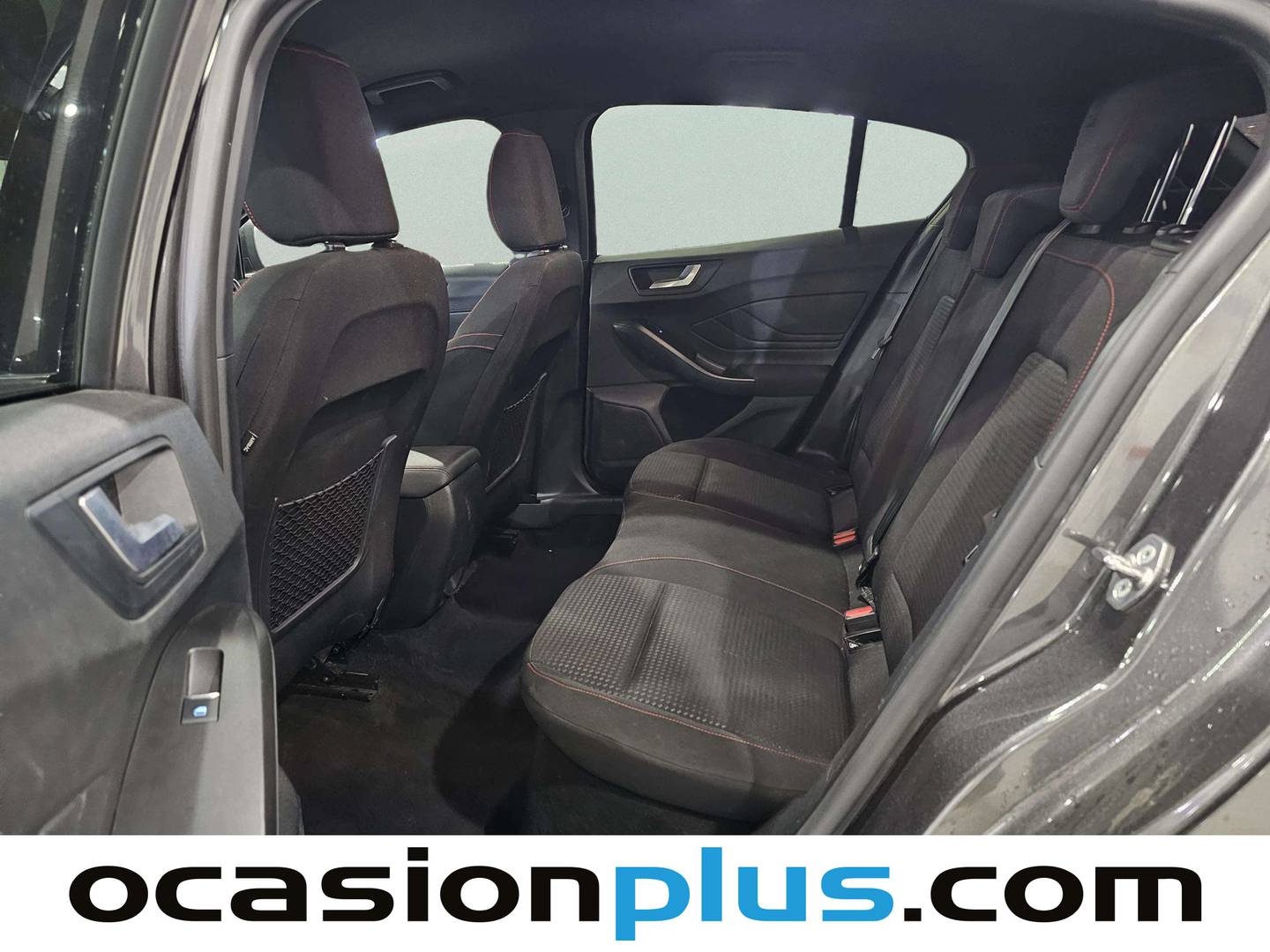 Foto asientos traseros Ford Focus Ford Focus 1.0 Ecoboost MHEV ST-Line Auto (155 CV)