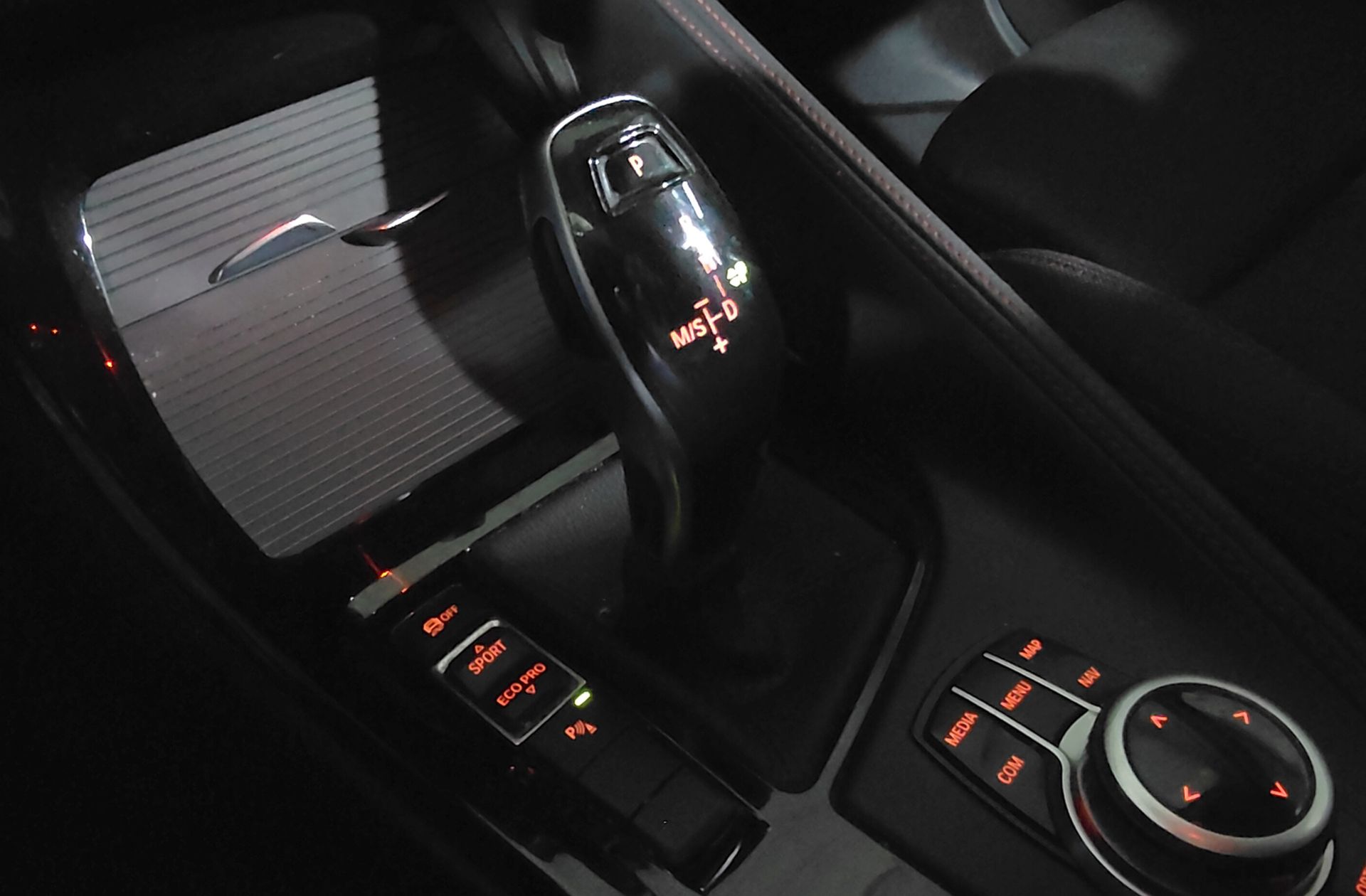 BMW X1 sDrive18i - foto 5