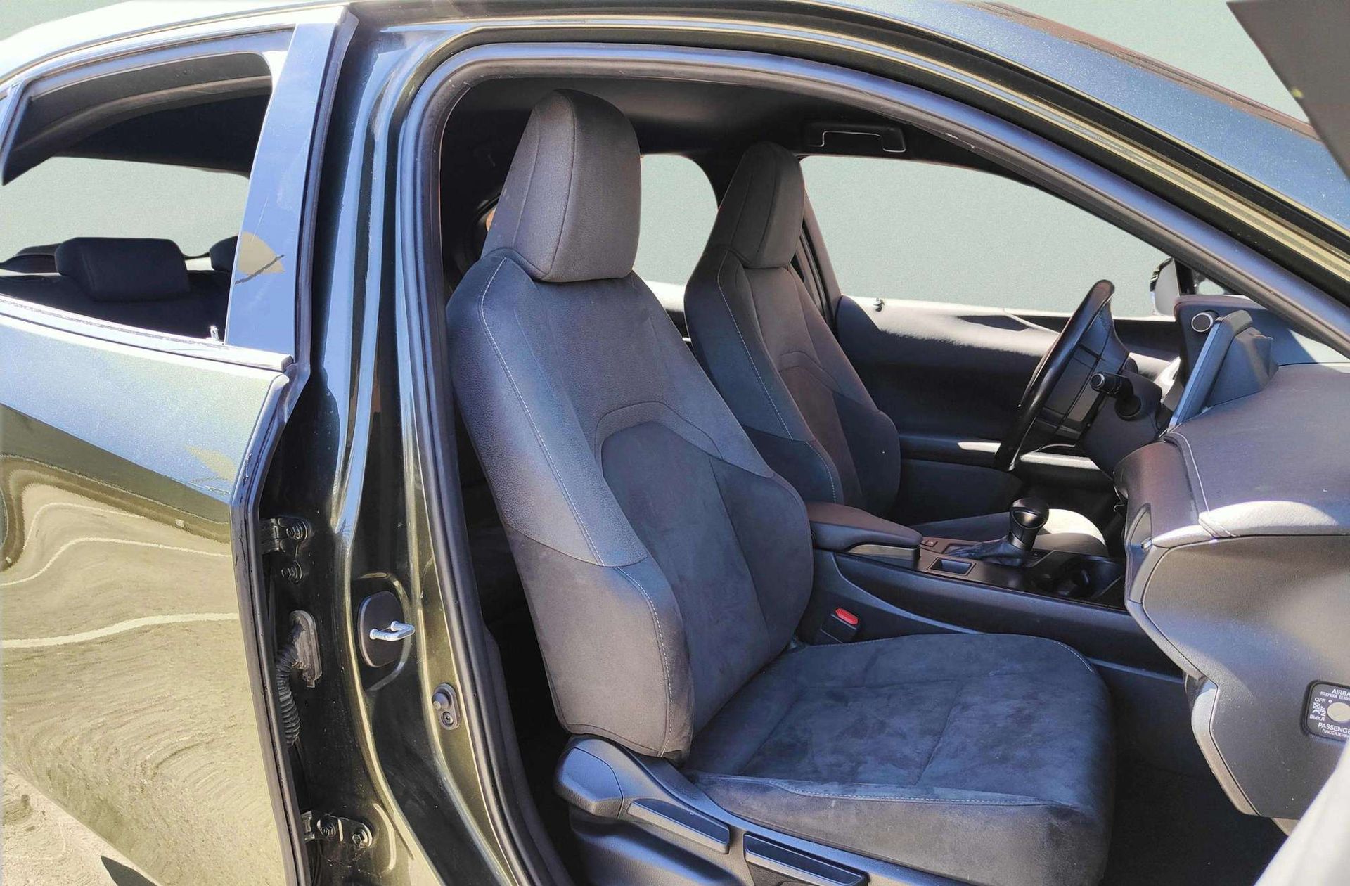 Lexus UX 250h Premium - foto 19