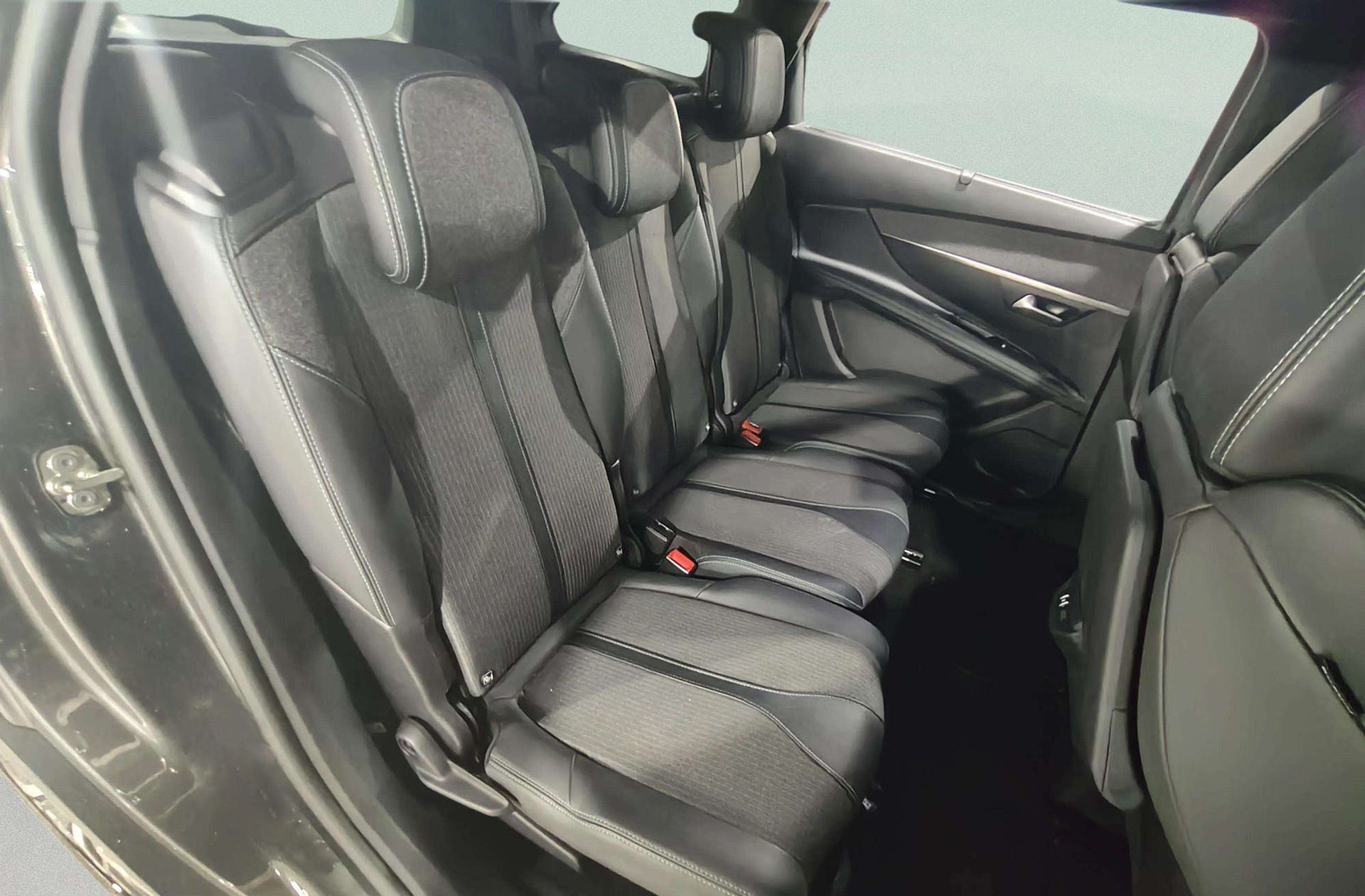 Peugeot 5008 PureTech 130 Allure Pack EAT8 7 plazas - foto 21