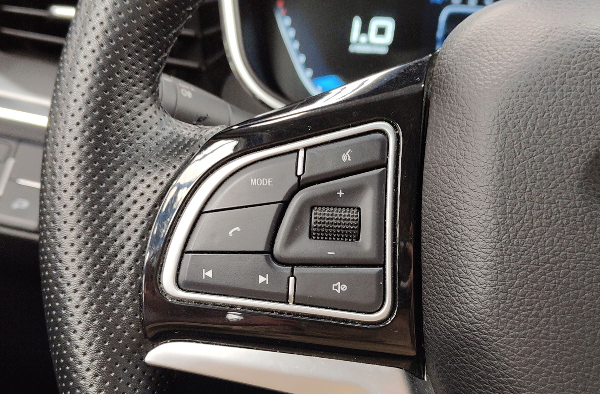 SWM G01 1.5T Luxury - foto 25