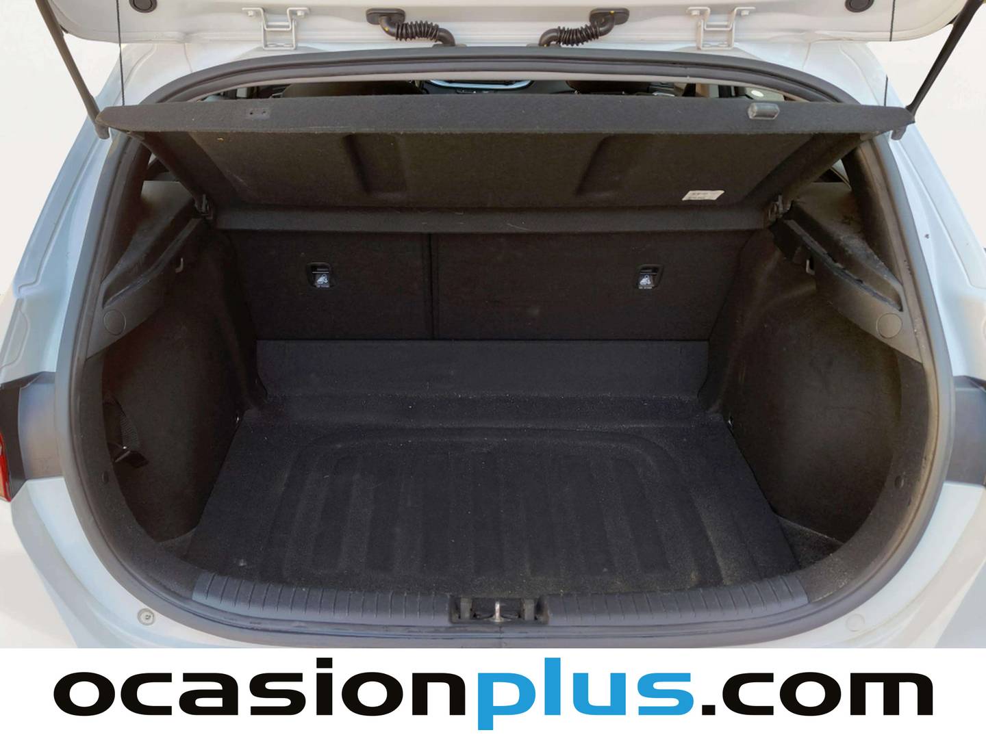 Fotos maletero KIA Ceed KIA Ceed 1.0 T-GDi Concept (120 CV)