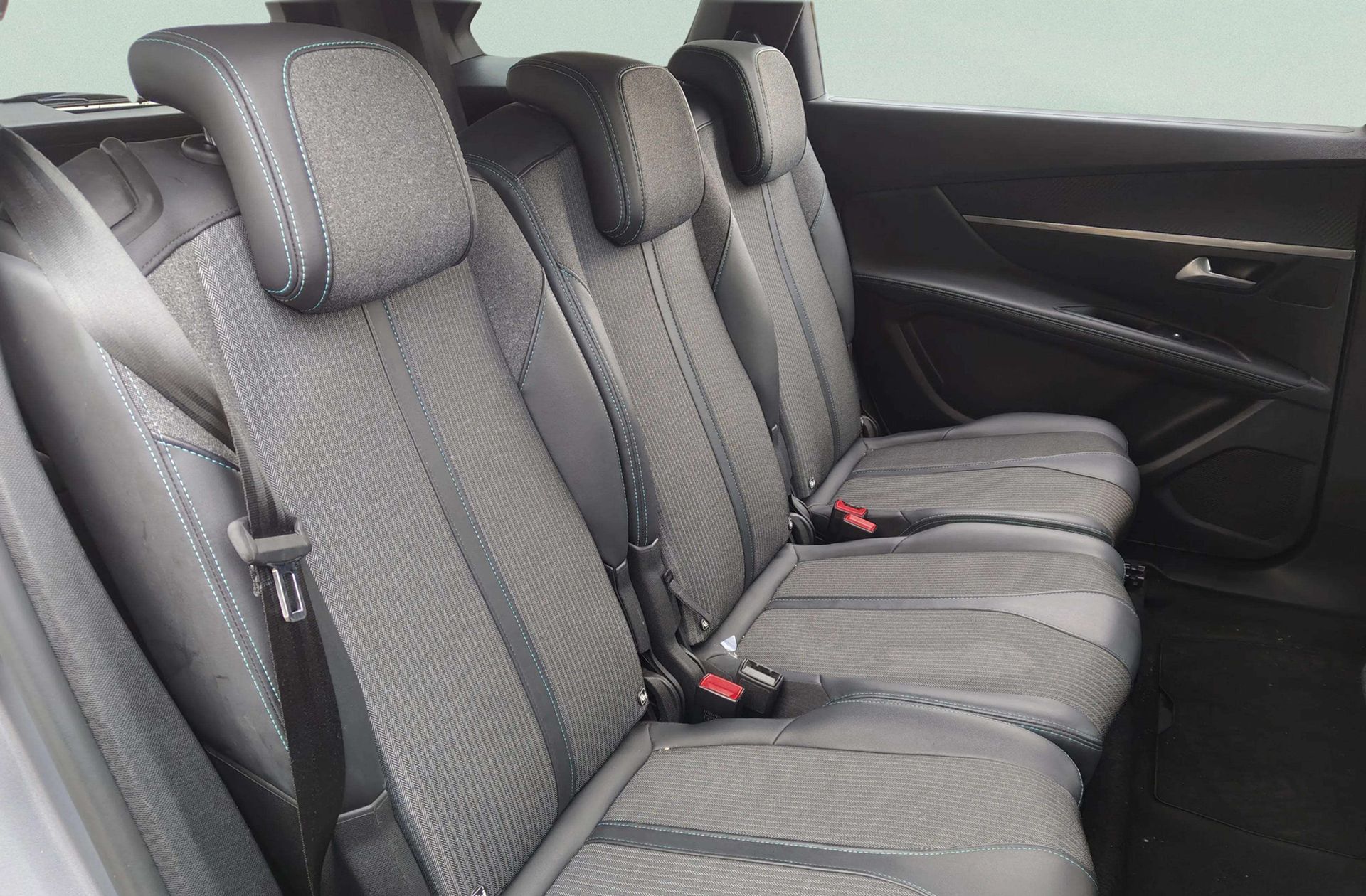 Peugeot 5008 PureTech 130 Allure EAT8 7 plazas - foto 19